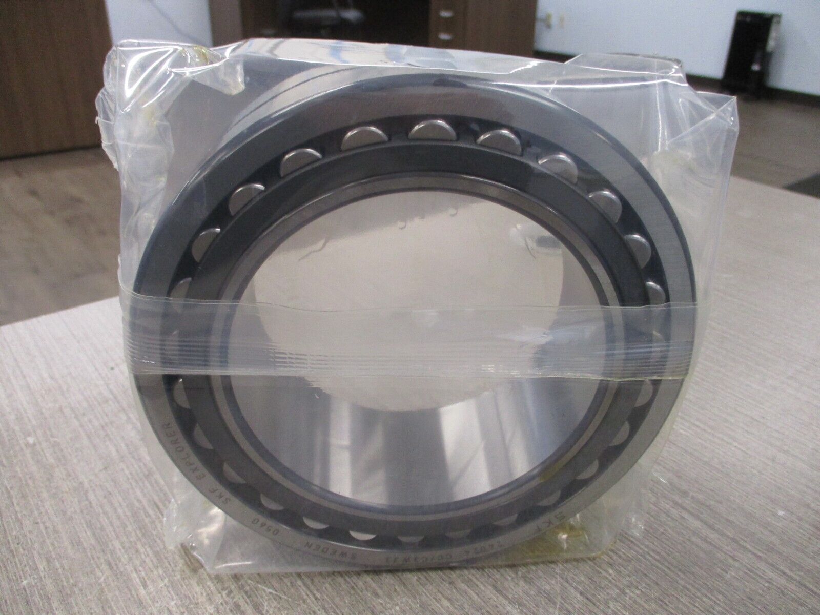 SKF Explorer Spherical Roller Bearing 24024 CC/C3W33 New Surplus