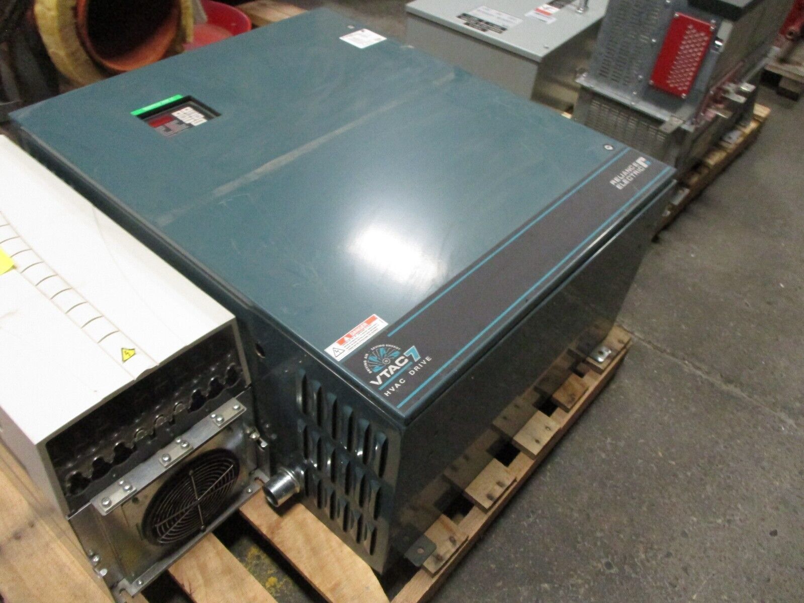 Rockwell Automation Reliance VTAC 7 AC Drive 75W4160 75HP 3Ph Used