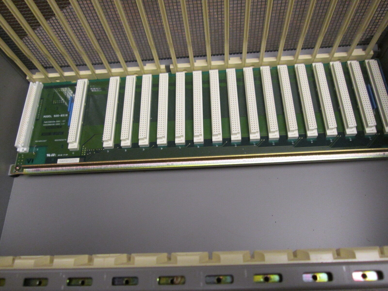Siemens PLC Rack 505-6516 16-Slot + PS & Proc. Slots Used