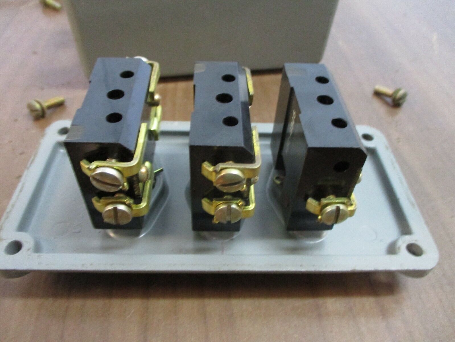 Square D Control Station 9001 RK-2B Up / Down / Stop 600V Used