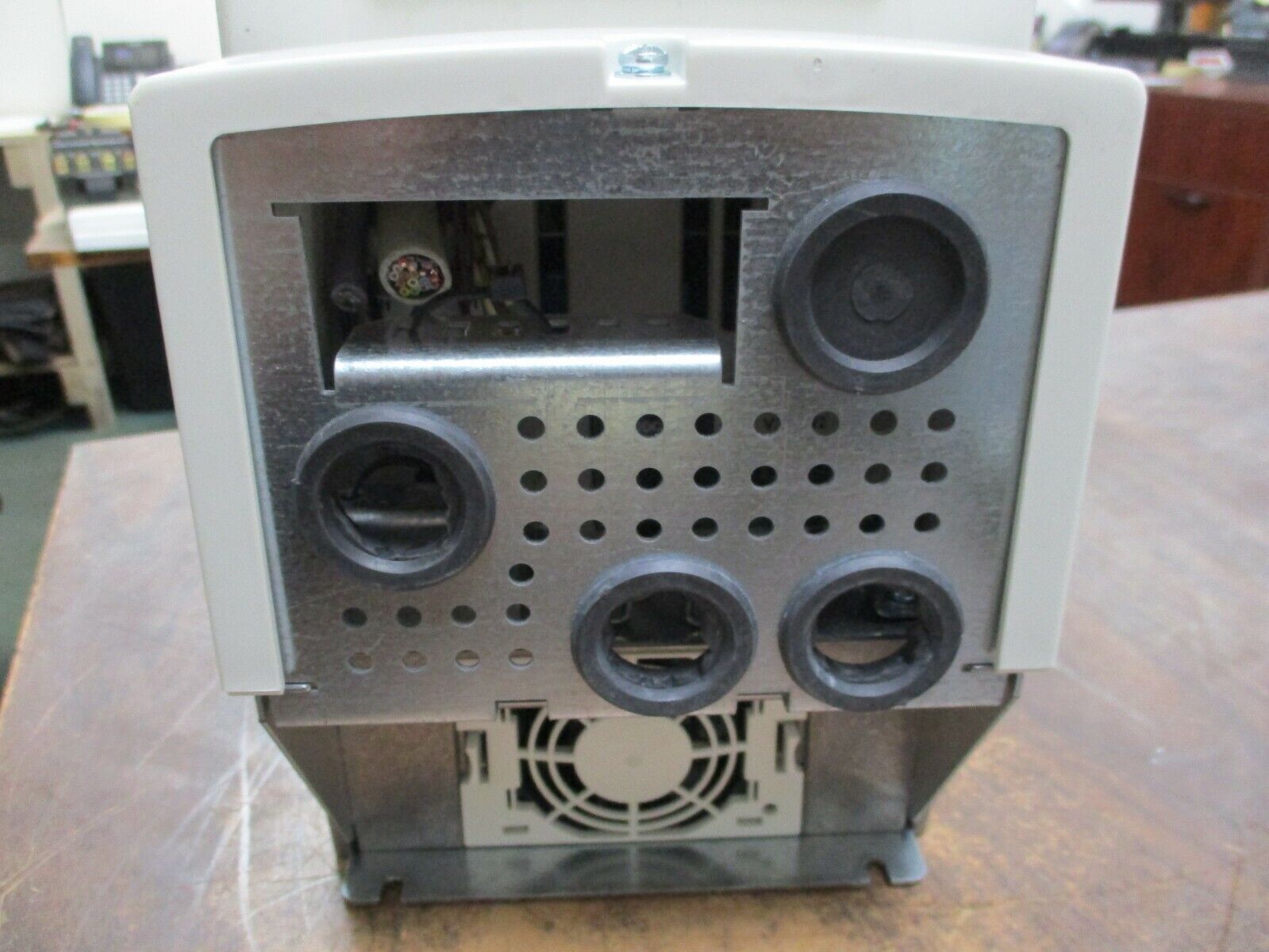 ABB ACS800 AC Drive ACS800-01-0009-5+E202+K451+L502+N653+R700 7.5HP 3Ph Used