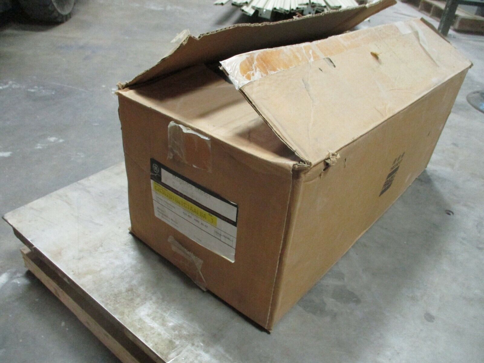 GE Size 0 Breaker Combination CR307BT04TC1AAL6A 460-480V Coil New Surplus