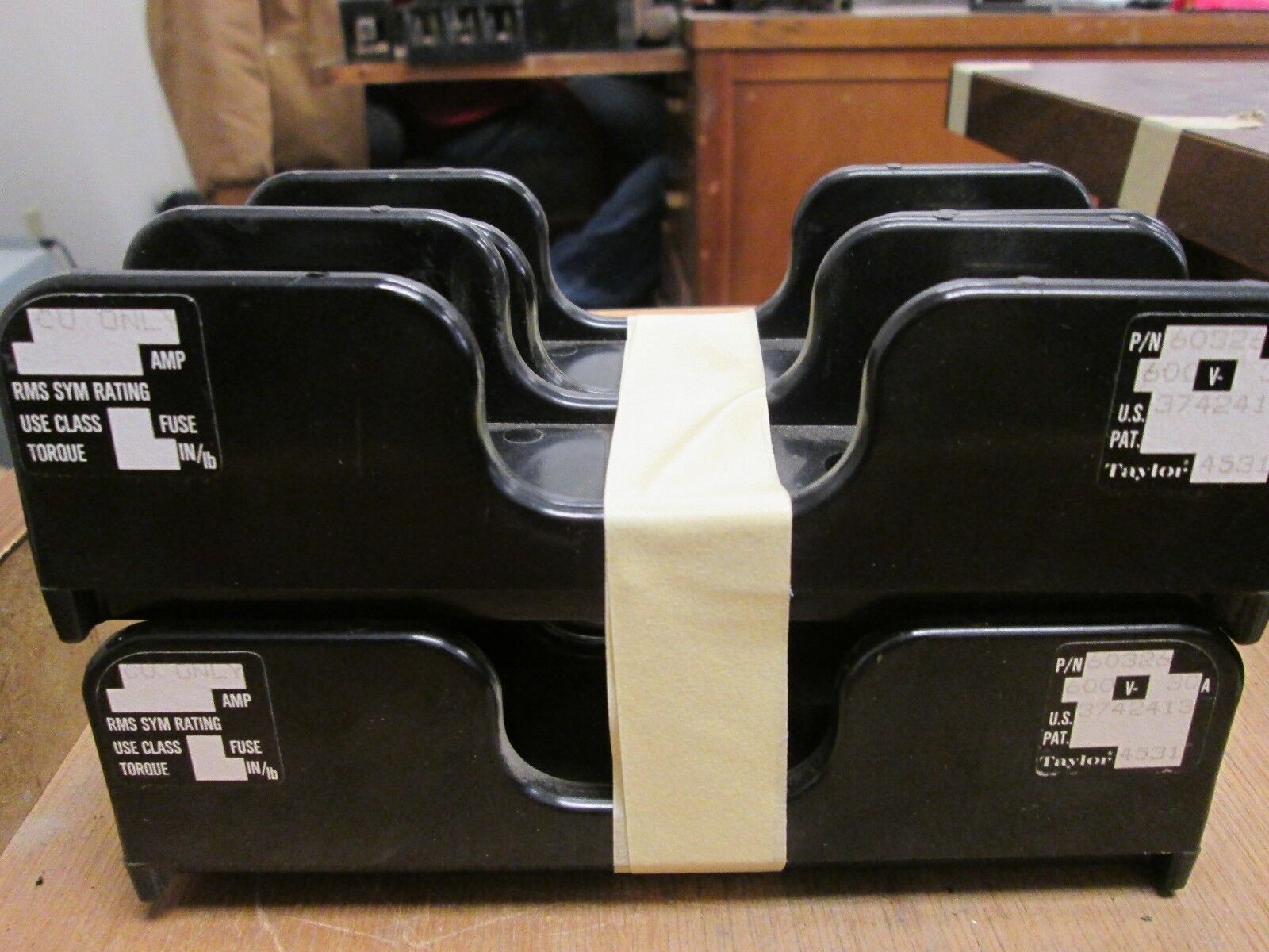 Taylor / Gould Fuse Block 60326 30A 600V Lot of 4 Used