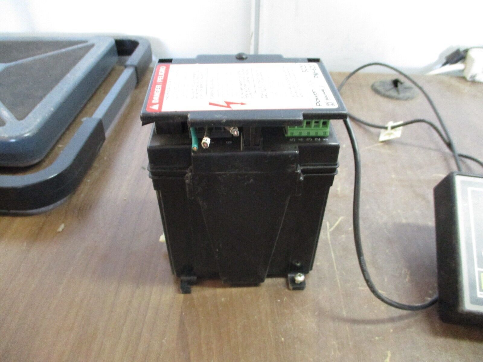 Square D PowerLogic Power Meter w/ Display 3020 PM-620/3020 PMD-32 Ser F3 Used