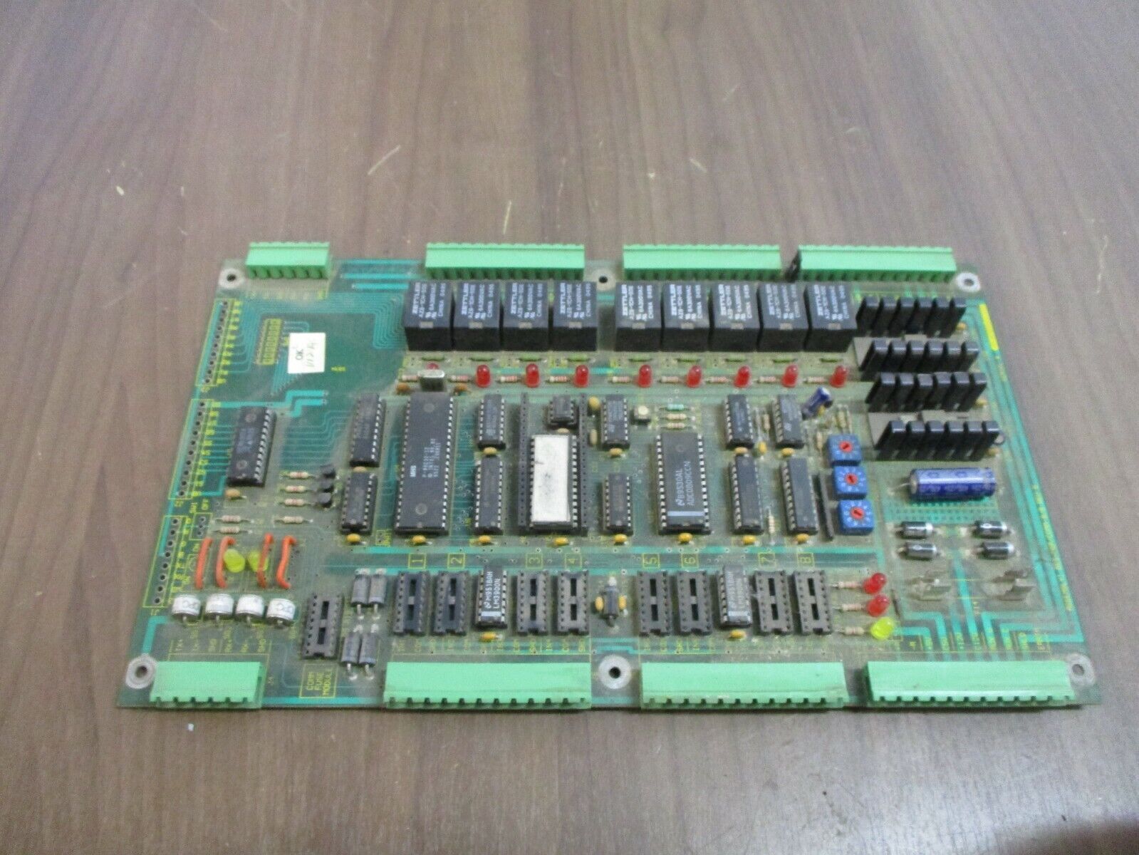 Automated Environments Control Board DES-DGP/C0MM-8/8 Rev. B Used