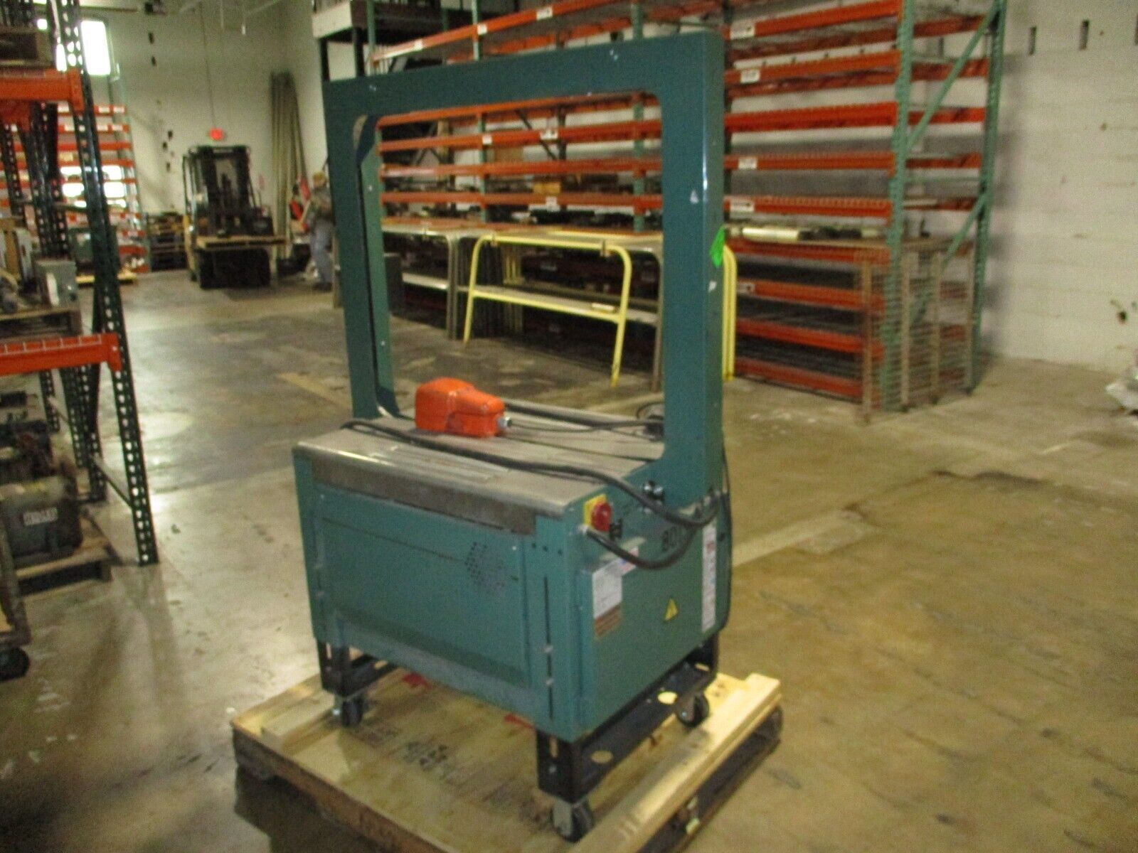 Signode LB-2300 Strapping Machine PT2300 460V 3Ph 60Hz MFD: 2002 Used