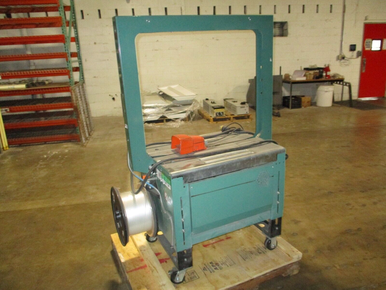 Signode LB-2300 Strapping Machine PT2300 460V 3Ph 60Hz MFD: 2002 Used