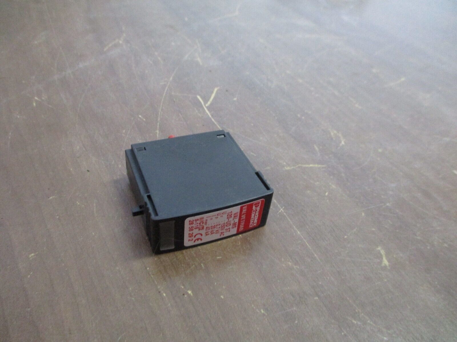Phoenix Contact Valvetrab Surge Protection Plug VAL-MS 120-UD ST Uc: 150VAC Used