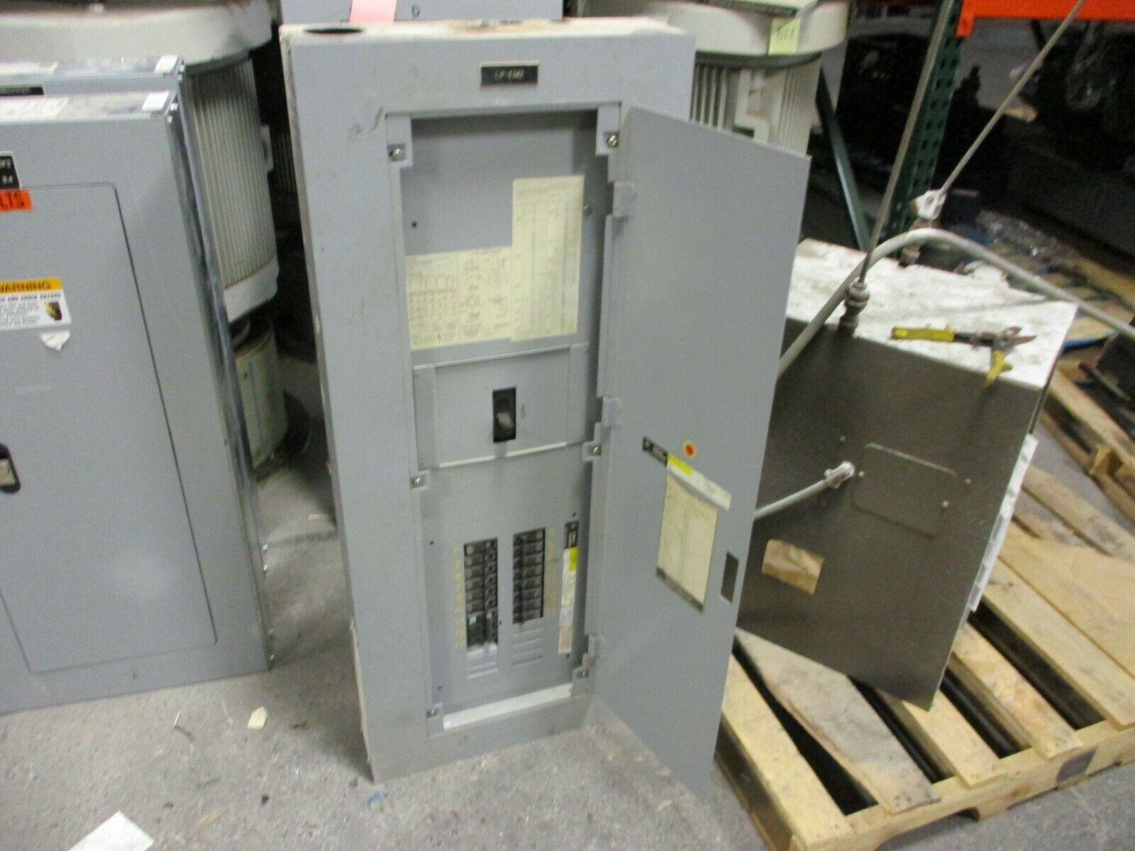 GE Main Breaker Circuit Breaker Panel AQF3242ATX 100A Max 208Y/120 3Ph 4W Used