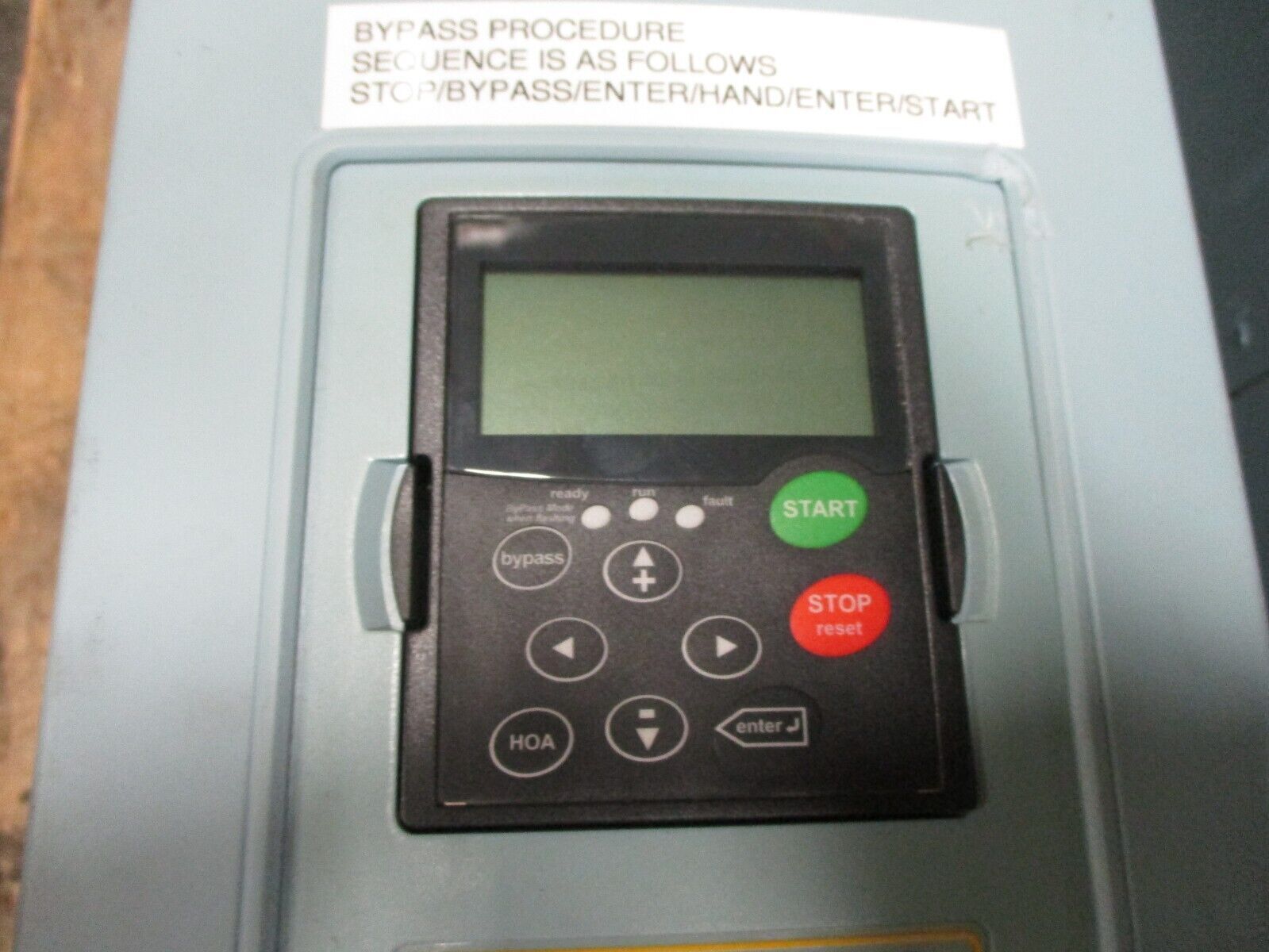 Johnson Controls VS Series AC Drive w/ Bypass VS020111A-NP600 20HP 3Ph w/ Keypad
