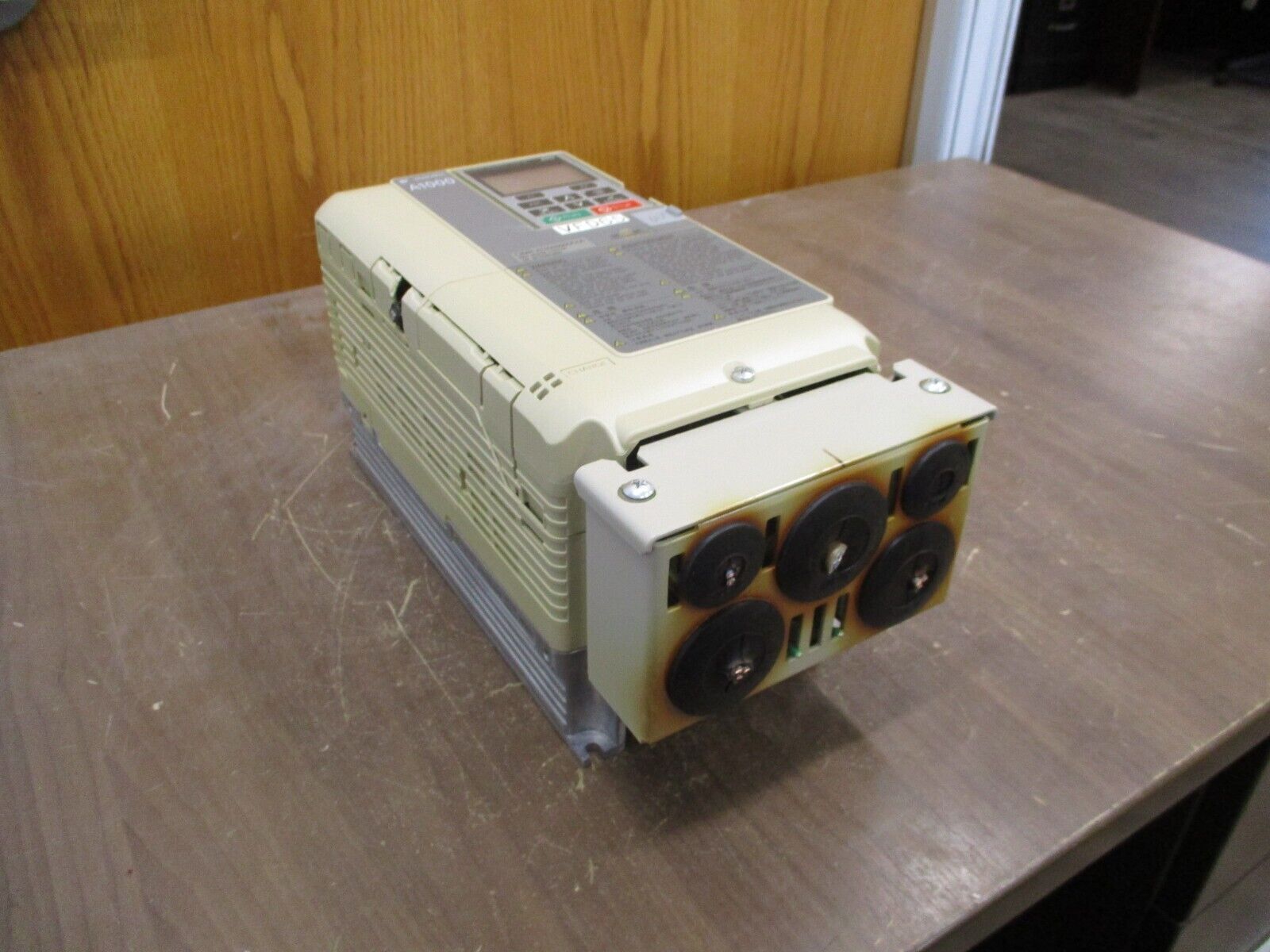 Yaskawa A1000 AC Drive CIMR-AU4A0005FAA Rev. A 3HP 3Ph w/ Keypad Used