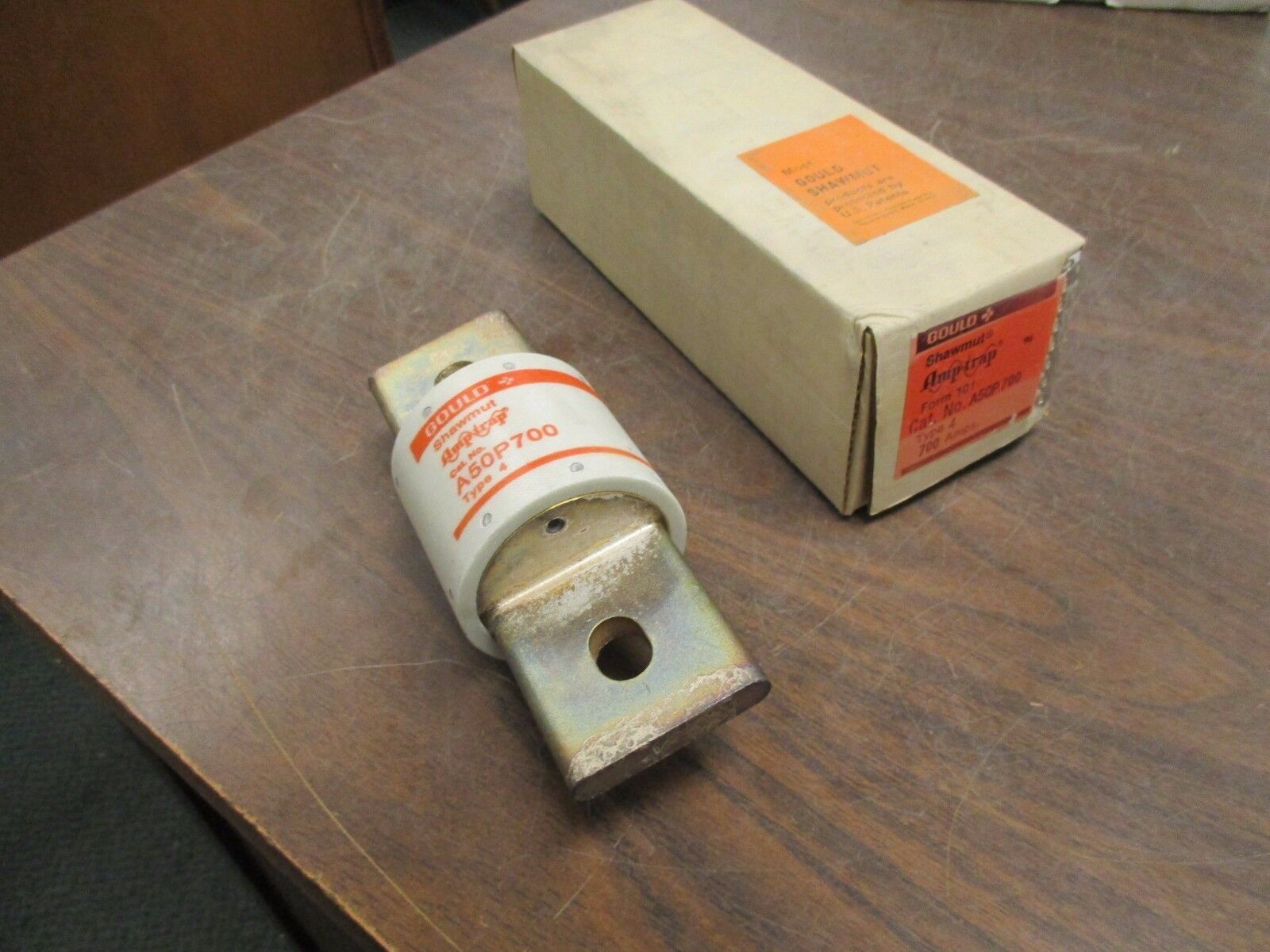 Gould Shawmut Amp-trap Fuse A50P 700, 700A Type 4, New Surplus