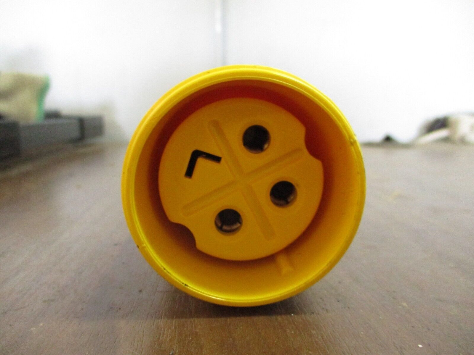 Russellstoll Connector 9C54U2/C75 50A 250VAC 4W With Cap Used