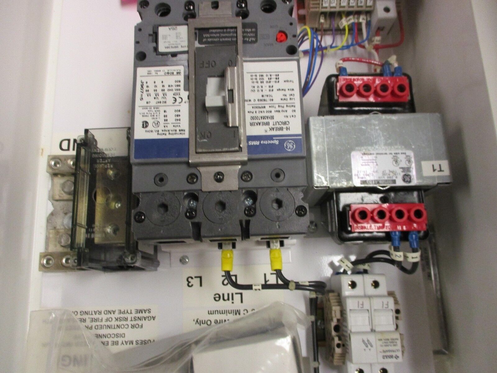 GE Breaker Disconnect Panel R4504WG 25A 208V 65KAIC New Surplus