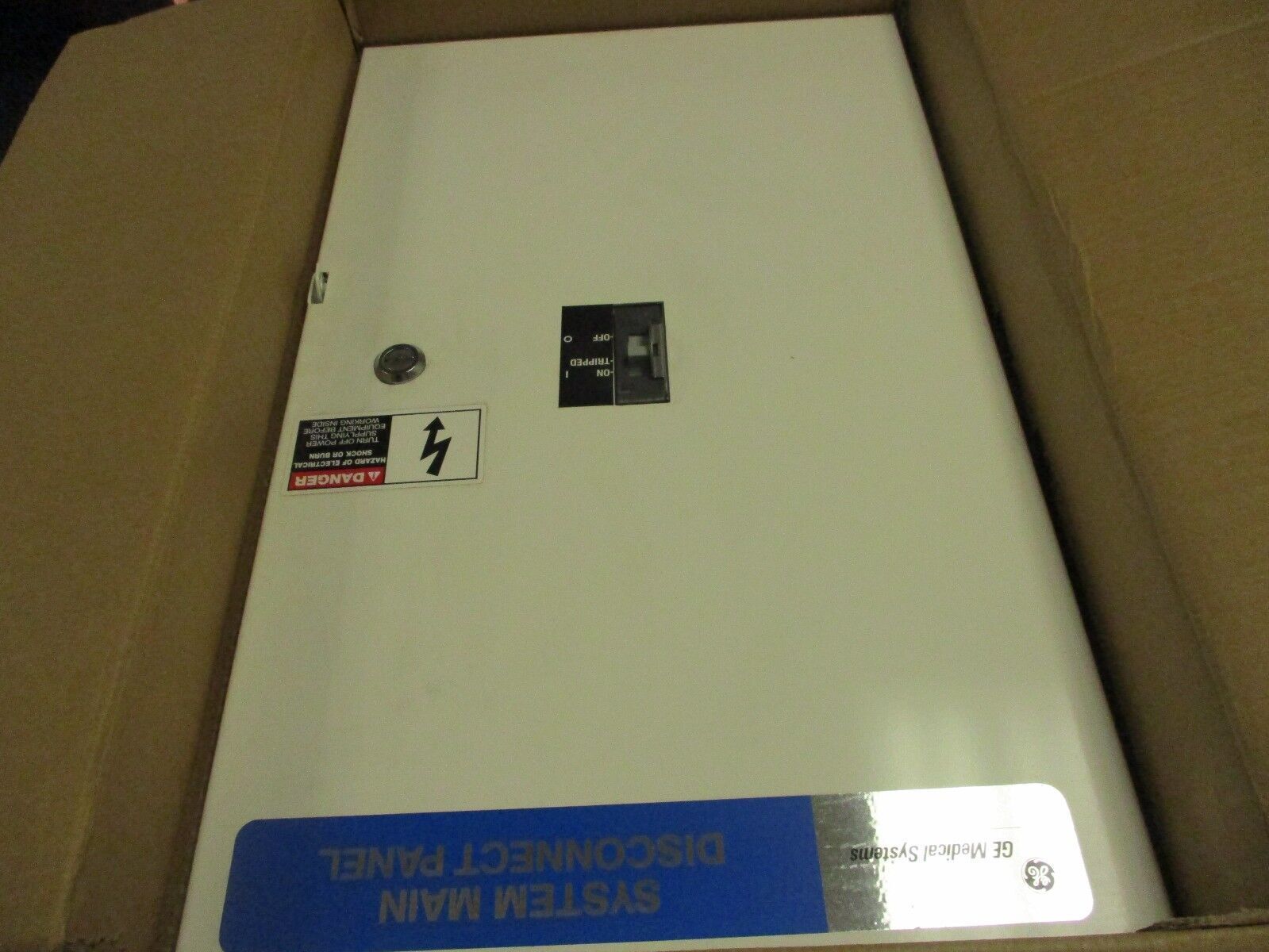 GE Breaker Disconnect Panel R4504WG 25A 208V 65KAIC New Surplus