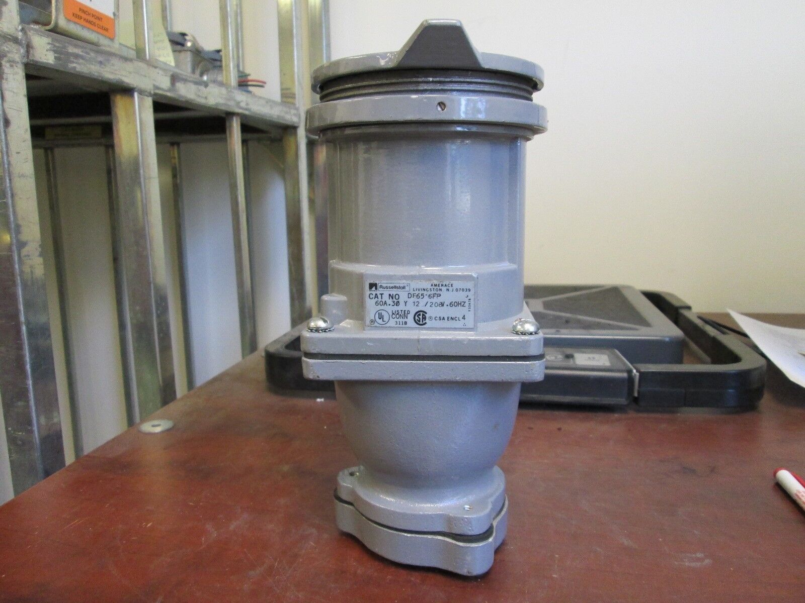 Russellstoll Connector DF6516FP 60A 120/208V 3Ph 60Hz 5W Used