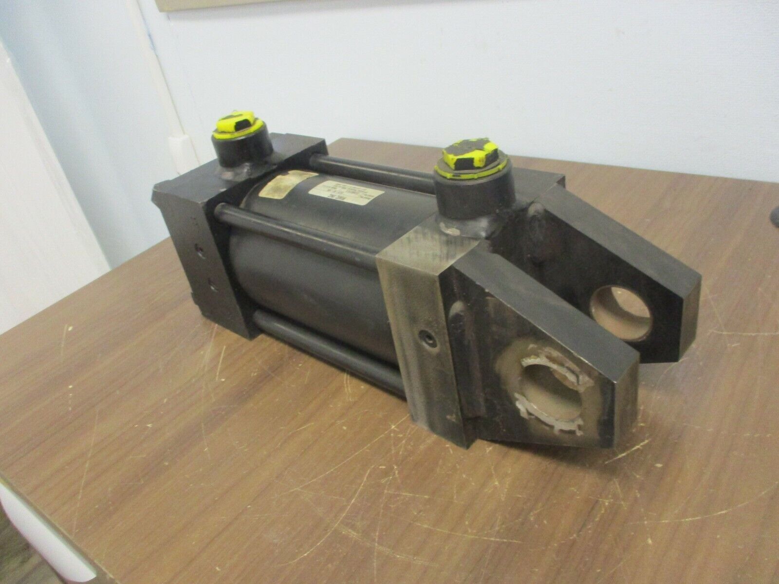 RWC Hydraulic Cylinder CL31-02-106 3000PSI Used