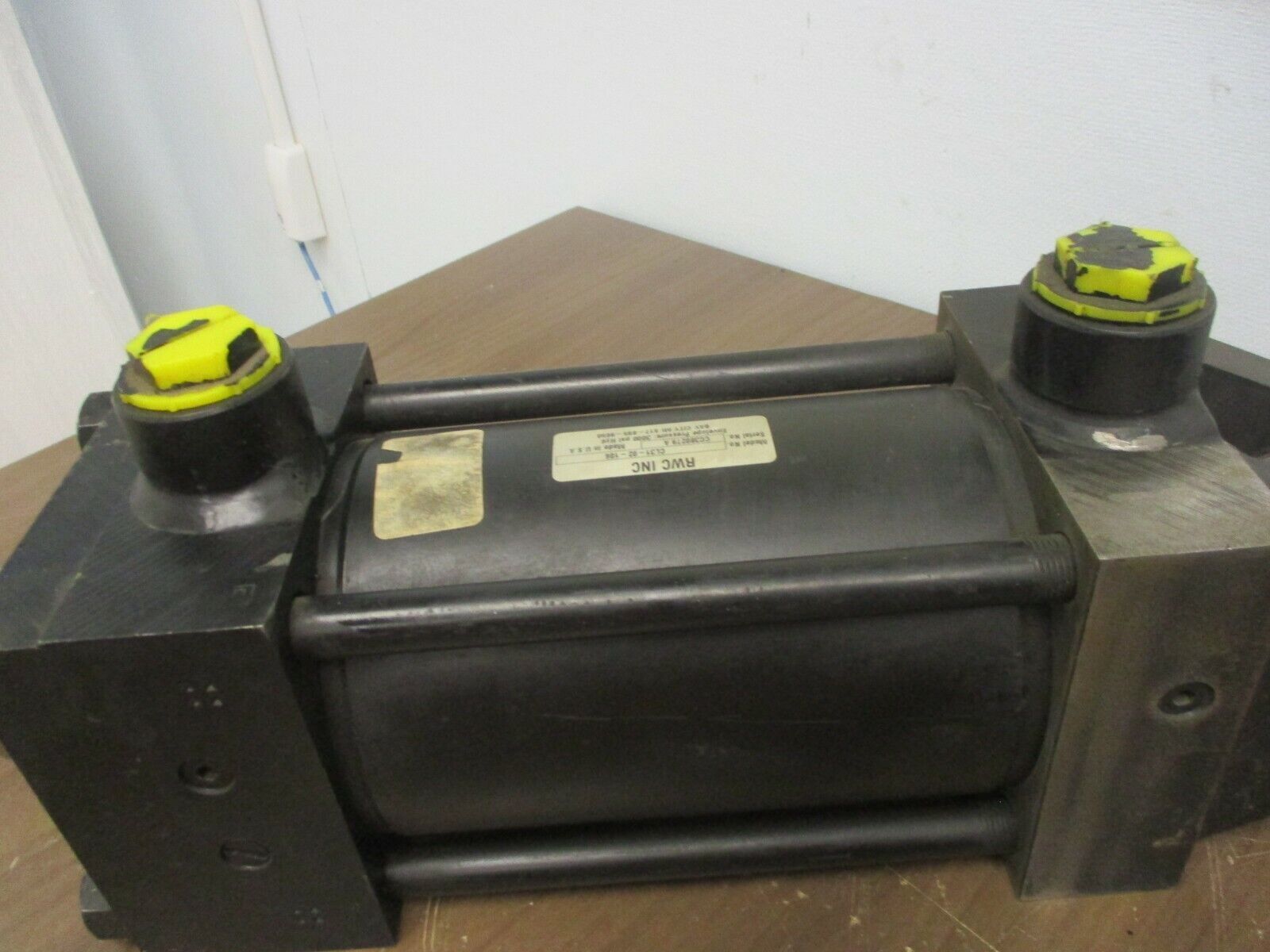 RWC Hydraulic Cylinder CL31-02-106 3000PSI Used