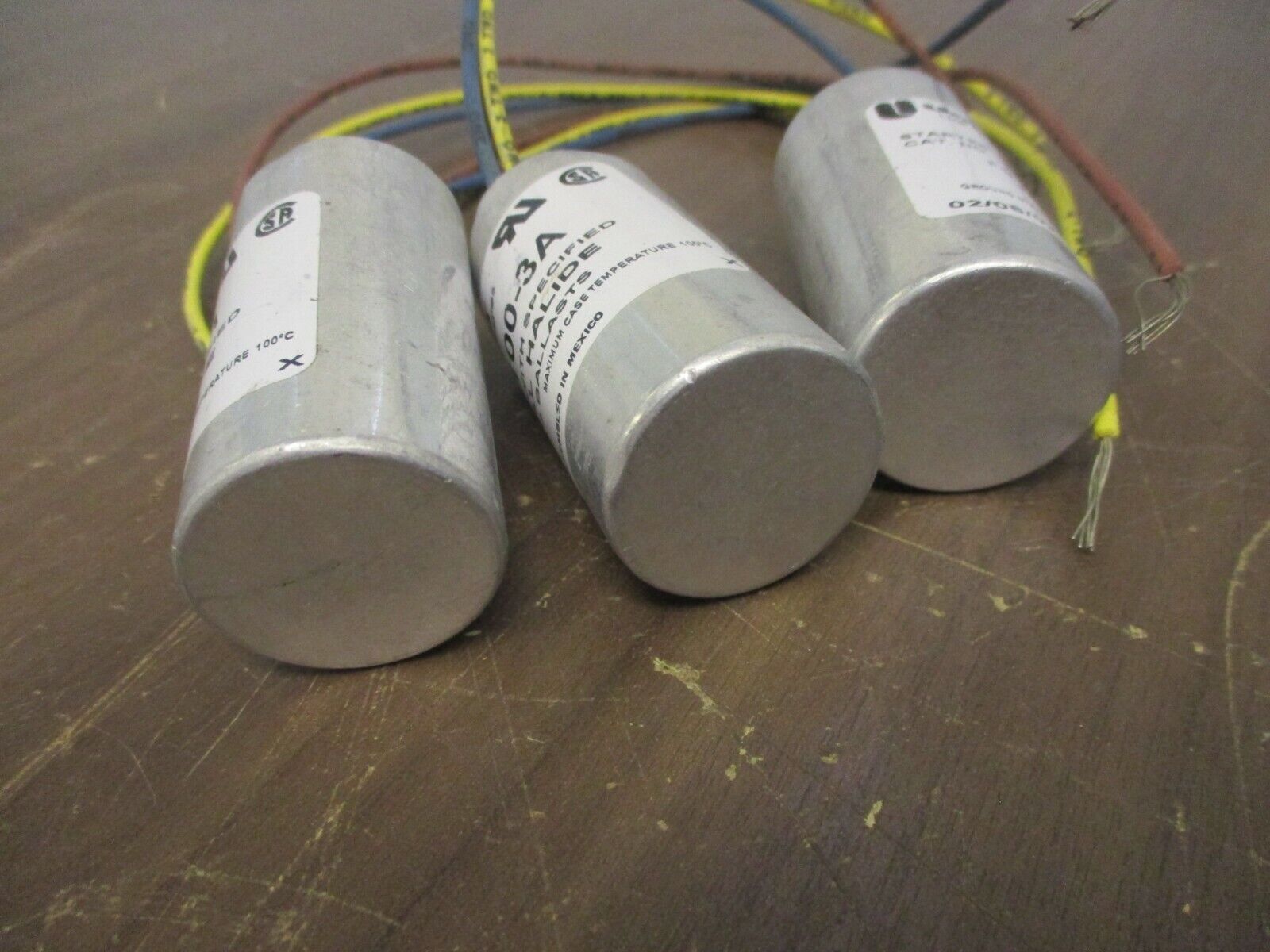 Universal Lighting Ignitor Starter MH100-3A Metal Halide Ballasts Lot of 3 Used