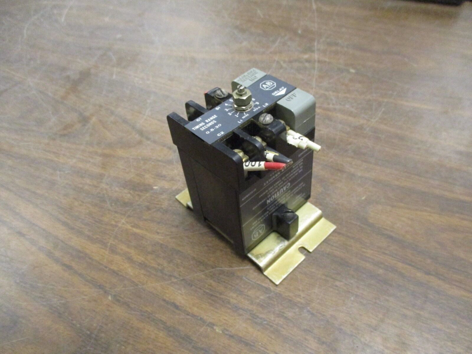 Allen-Bradley Time Delay Relay 852S-NSB Range: 0.5-30 sec 120V Used