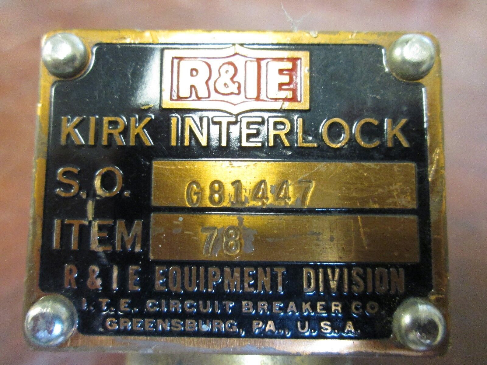 R & IE Kirk Interlock G81447 Lock #: RE1833 Stab Length: 3/8" to 1-1/8" Used