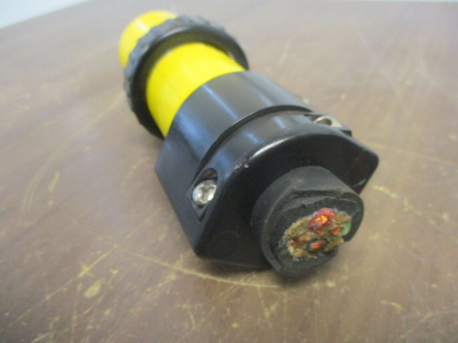 Thomas & Betts Russellstoll Plug 9P54U2 50A 250V Wire End Used