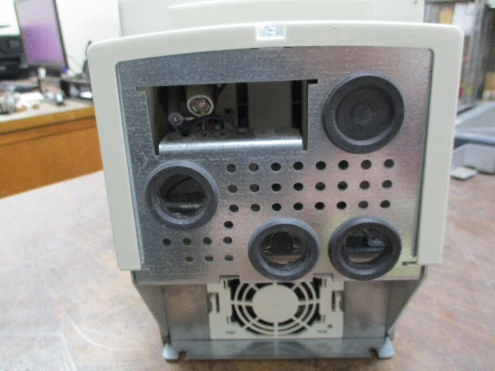 ABB ACS800 AC Drive ACS800-01-0009-5+E202+K451+L502+N653+R700 7.5HP 3Ph Used