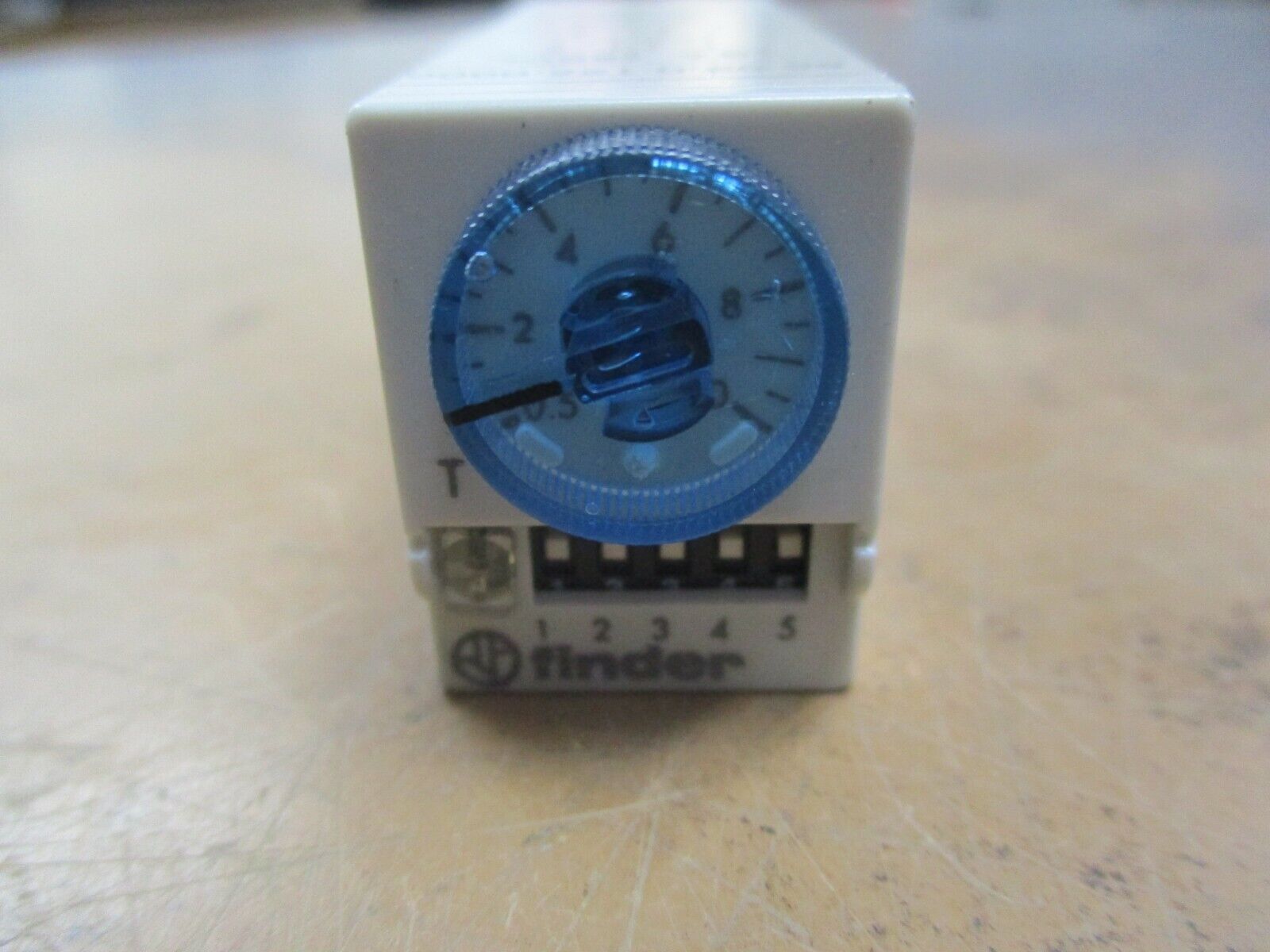Finder Timer Relay 85.02.0.125.0000 10A 250V Range: 0.05sec-100Hrs Used