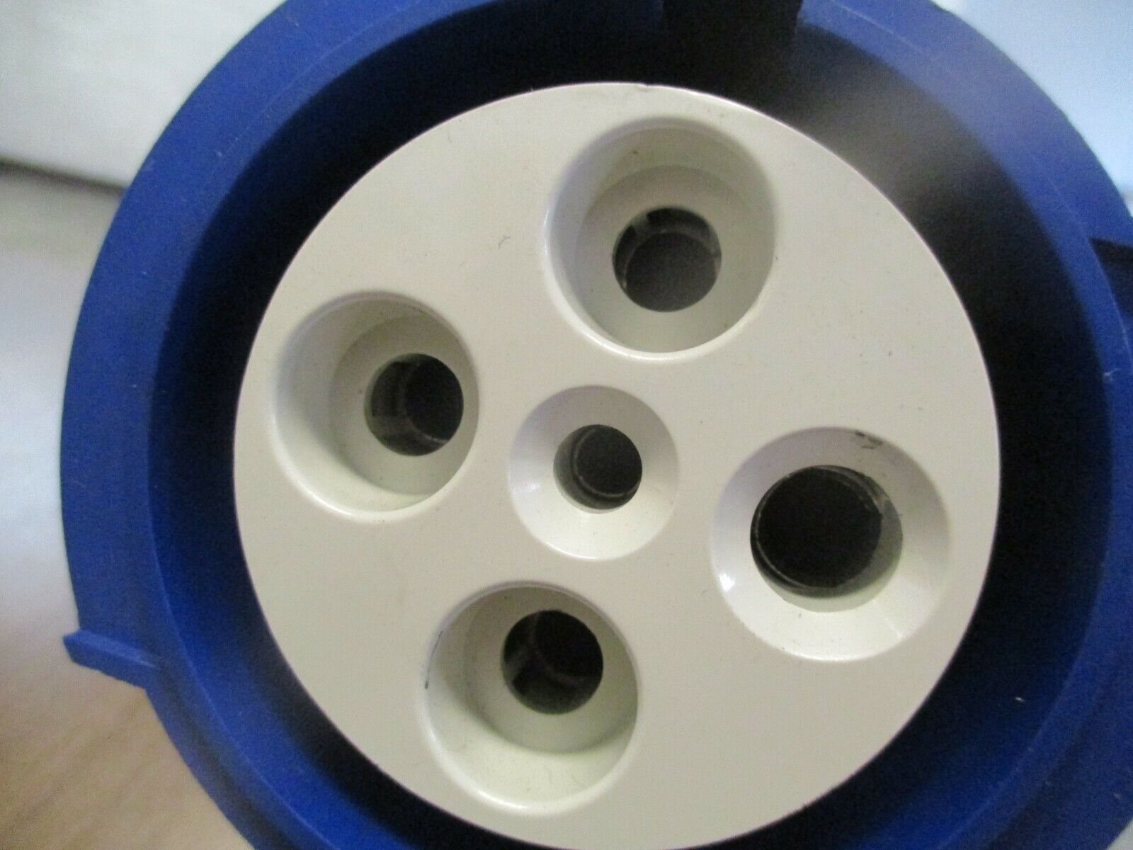 Russellstoll Connector RS460C9W 60A 250V 3P 4W 3Ph Used