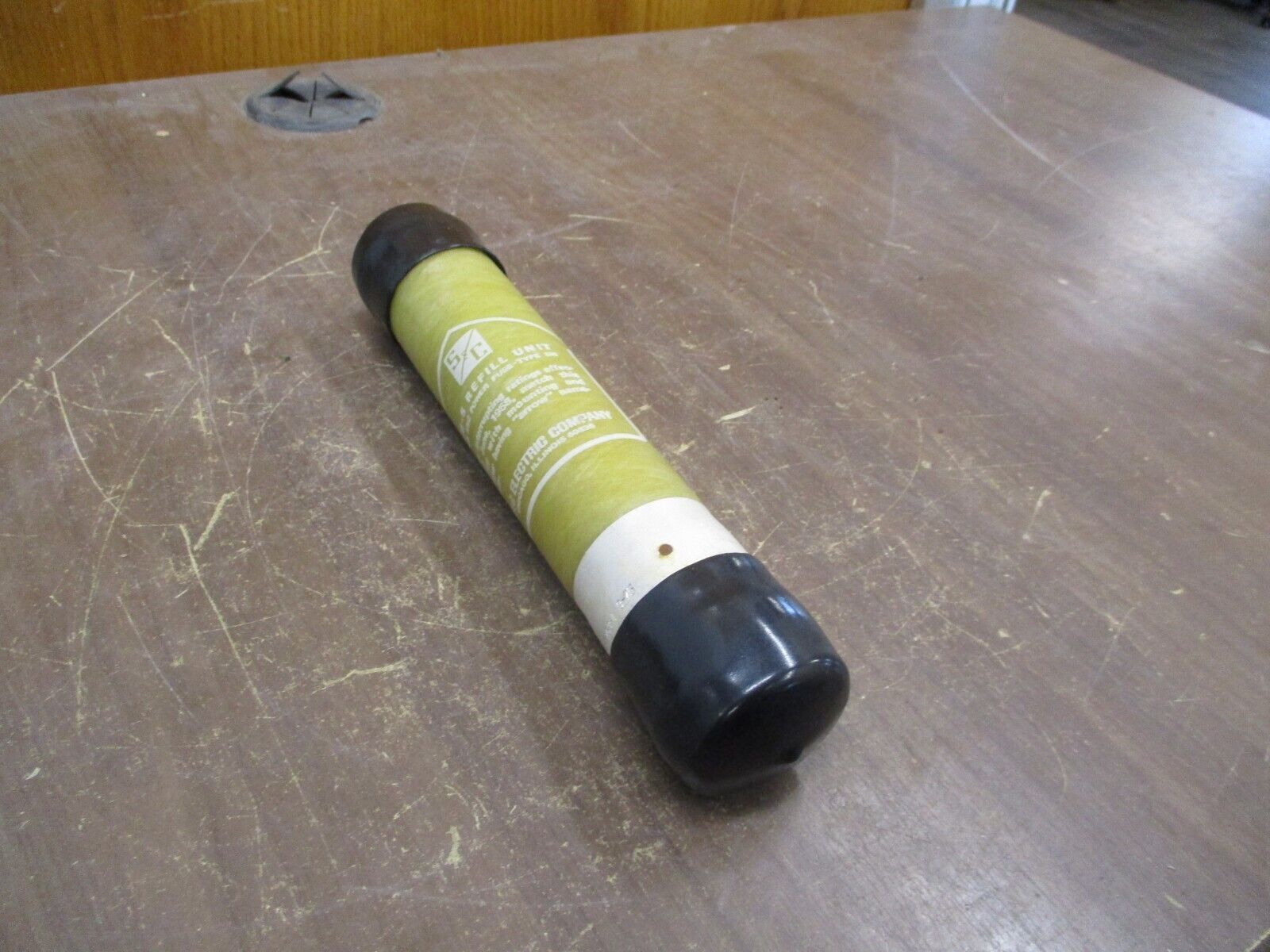 S&C SM-5 Fuse Refill Unit 132200-R4 125E 14.4kV Used