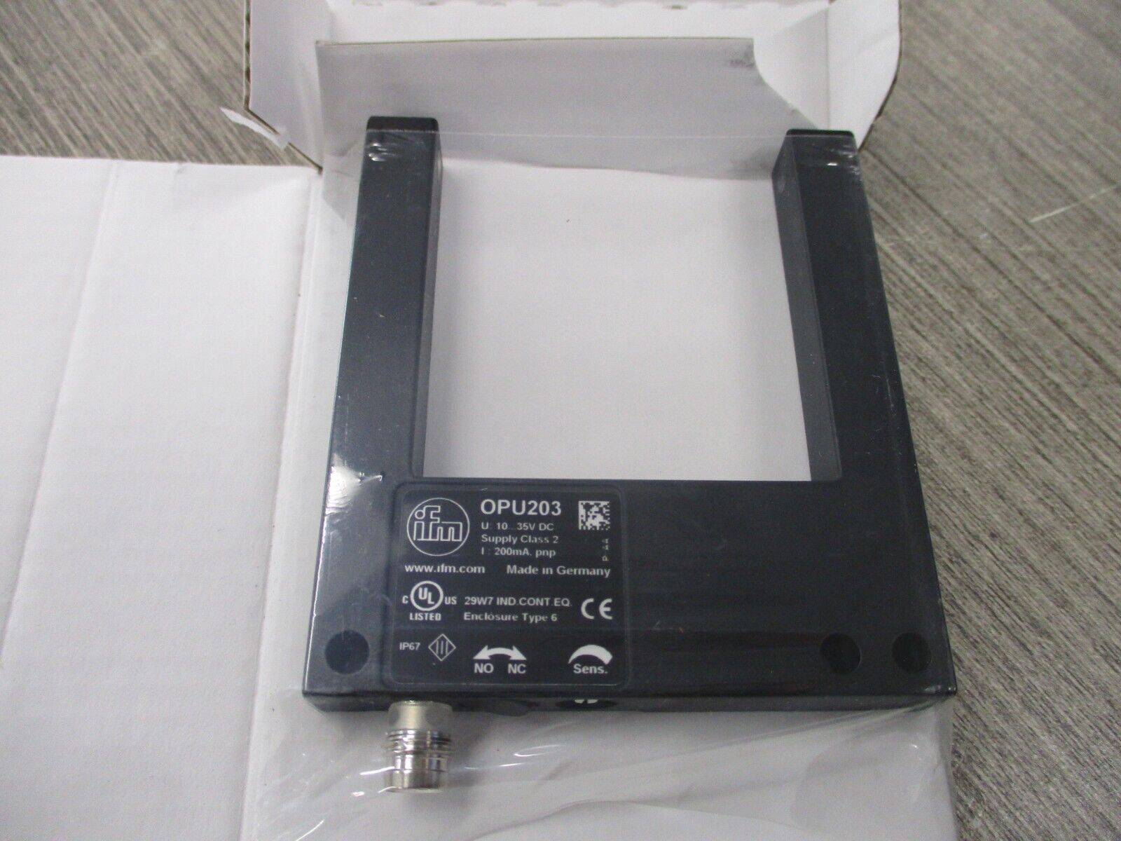 ifm OPU203 Photoelectric Fork Sensor OPU-FPKG/AS Type 6 Enclosure New Surplus