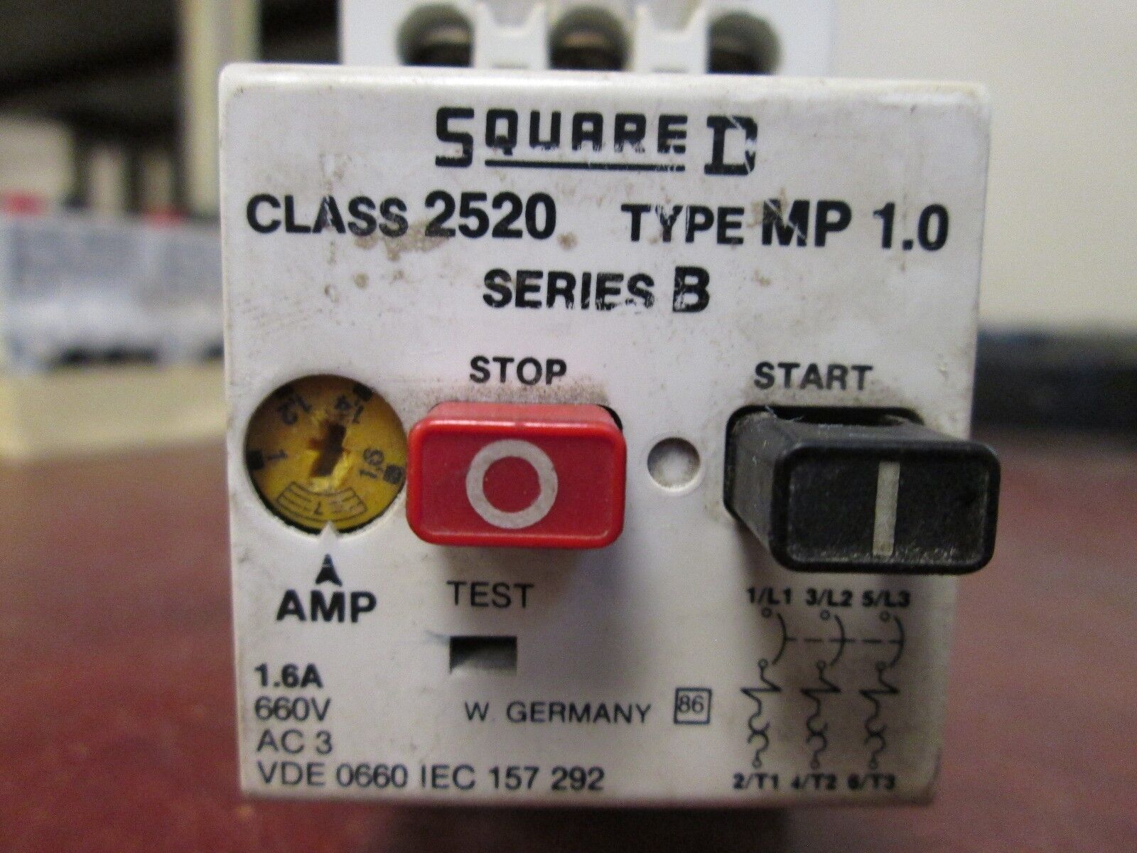 Square D Manual Motor Starter 2520 MP1.0 Range: 1-1.6A Used