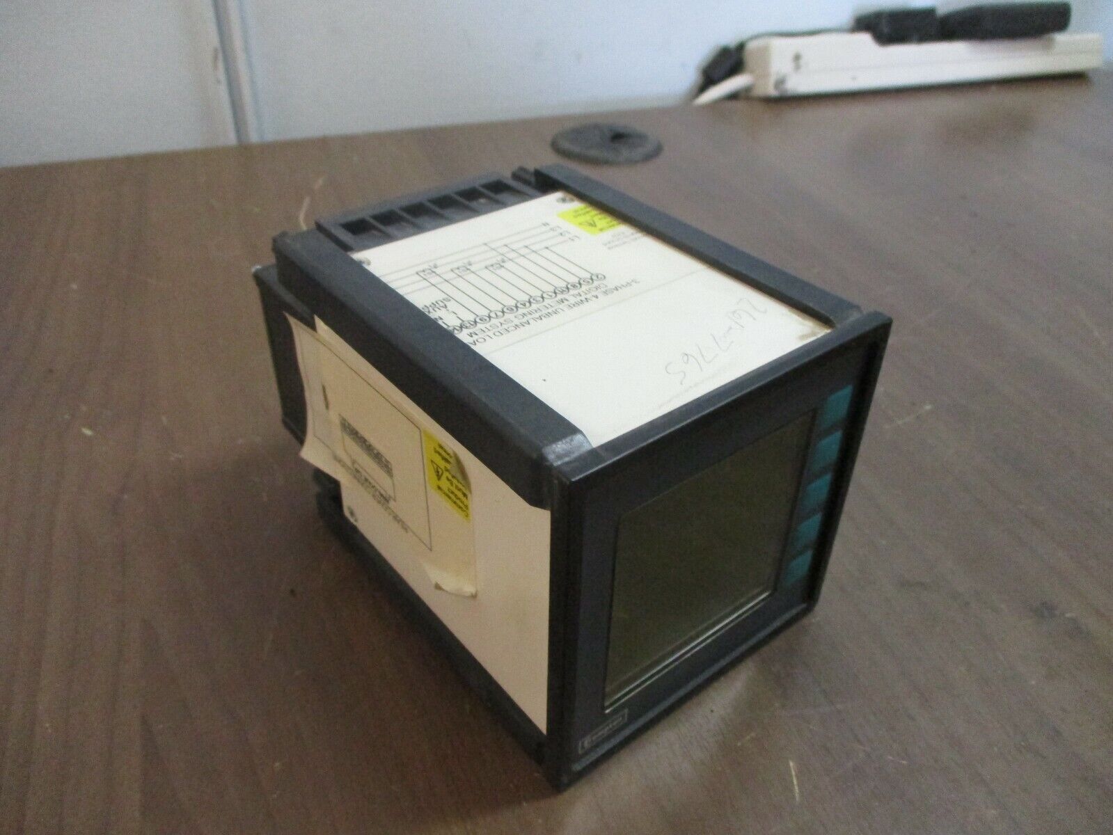 Crompton Digital Panel Meter 244-INWW-QQBD 120V 0.5A 45/66Hz Aux: 24VDC Used