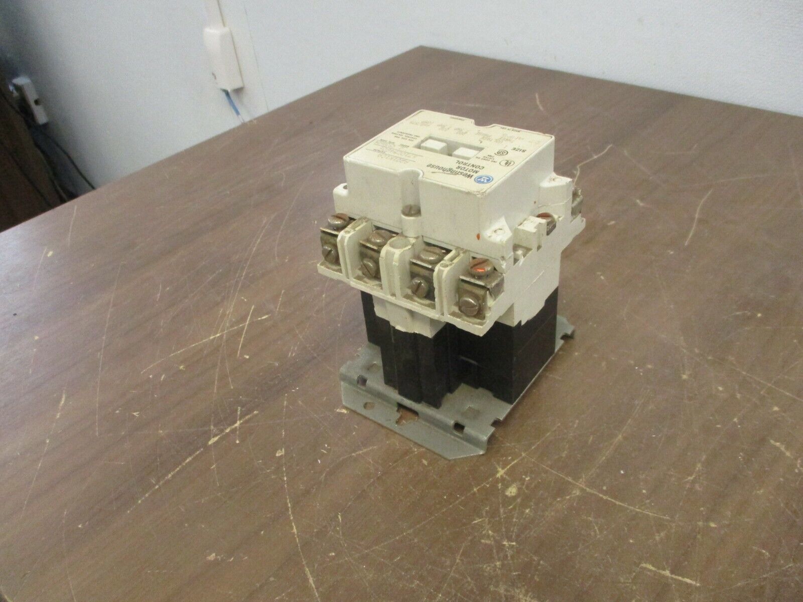 Westinghouse Size 1 Contactor A201K1CA 120V Coil 27A Used Cracked Insulator/Side