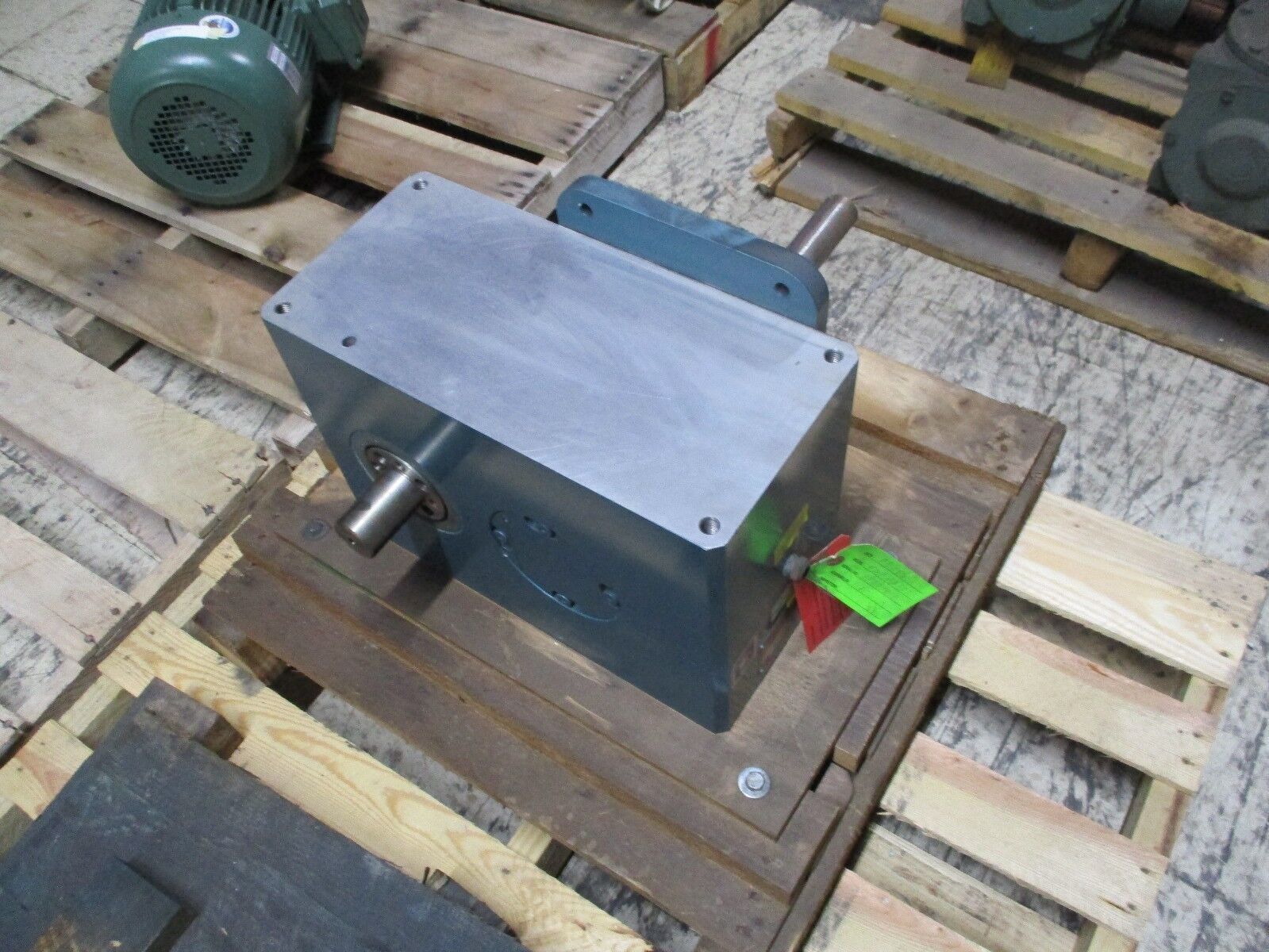 Camco Parallel Index Drive 512P3H48-270 *No Key* New Surplus