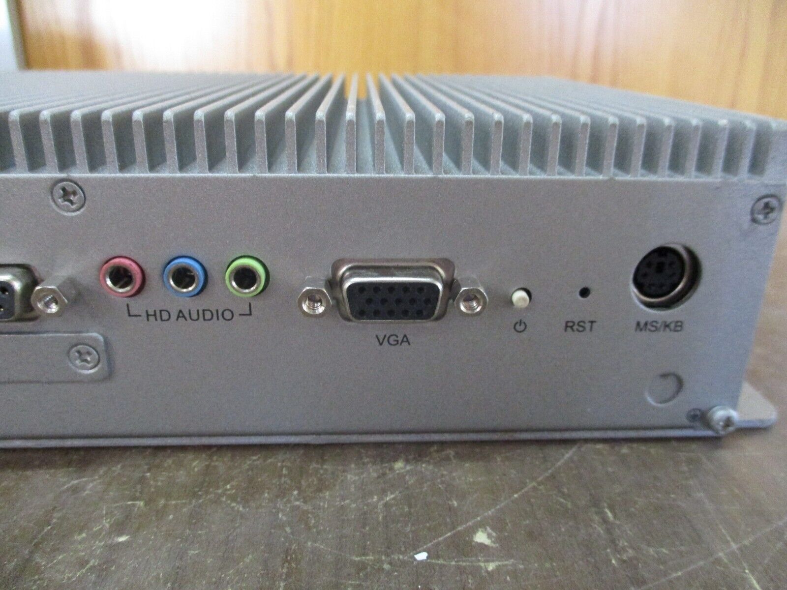 Advantech Industrial Computer UNO-2174A-A33E 9-36VDC 5A Used