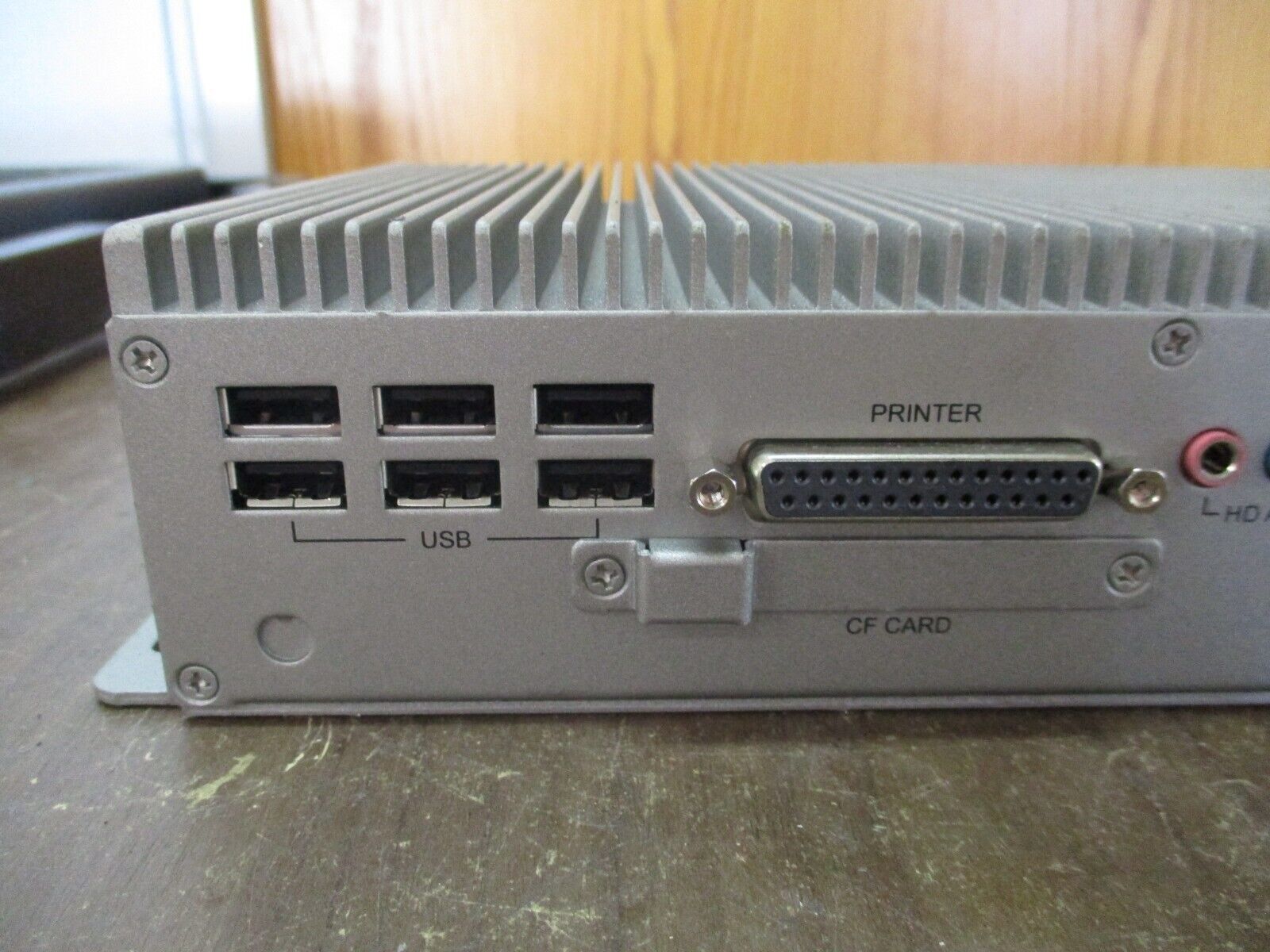 Advantech Industrial Computer UNO-2174A-A33E 9-36VDC 5A Used