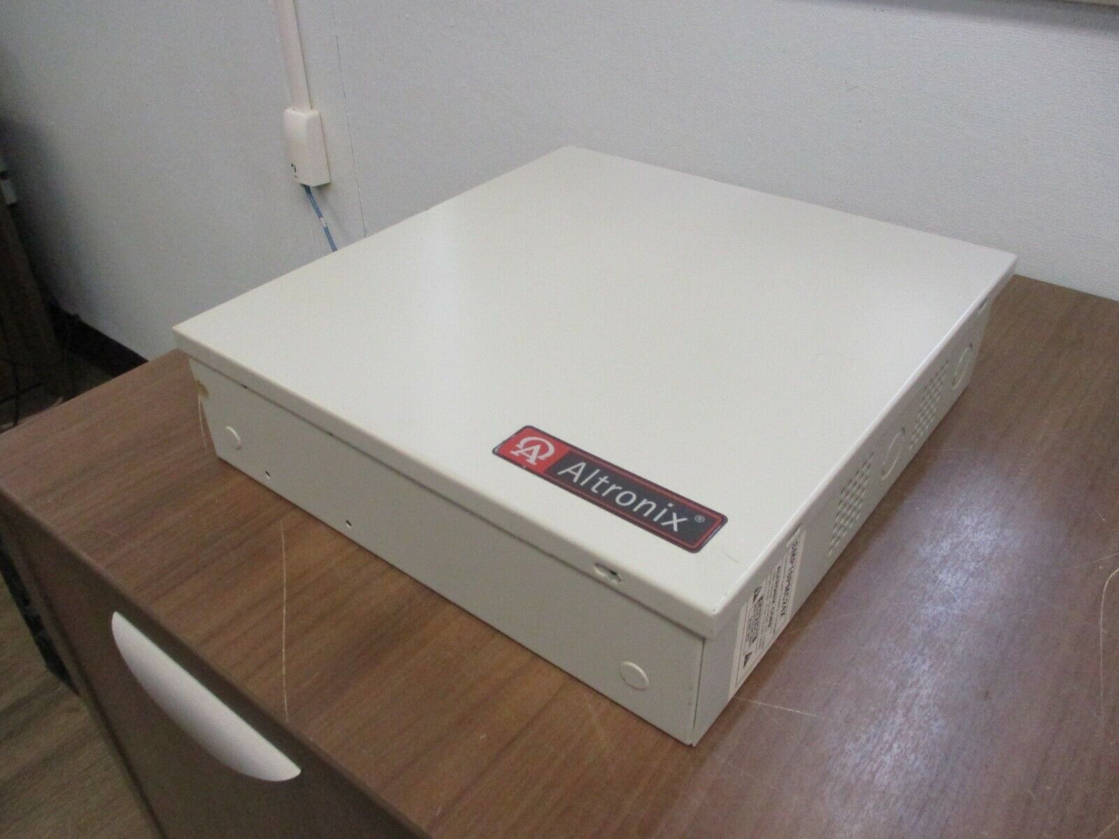 Altronix Supervised High Current Power Supply/Charger SMP10PMC24X Input: 115VAC
