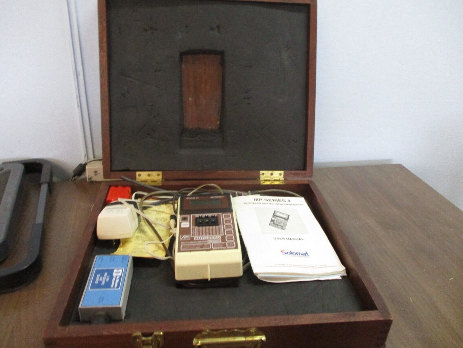 Air Neotronics MP Series 4 Micromanometer MP20SR Used