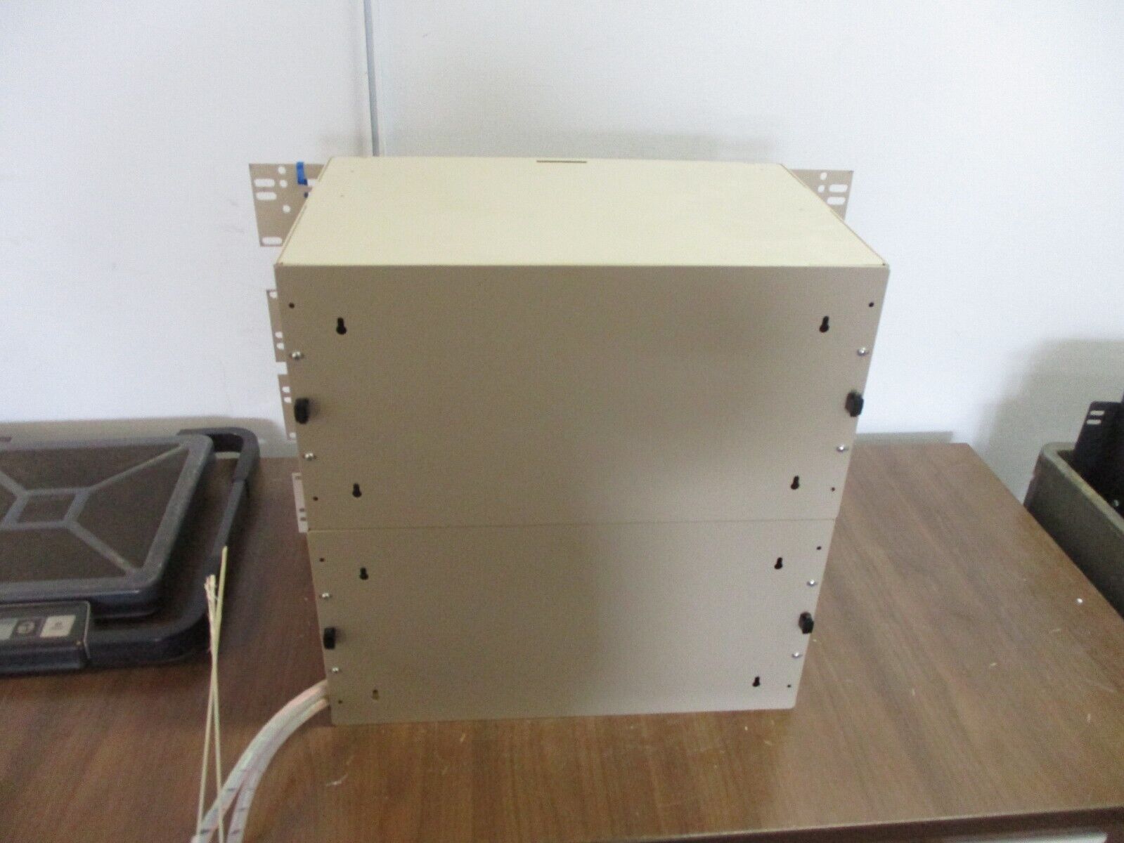 Siecor Fiber Distribution Center FDC-002 72. Cap. Used