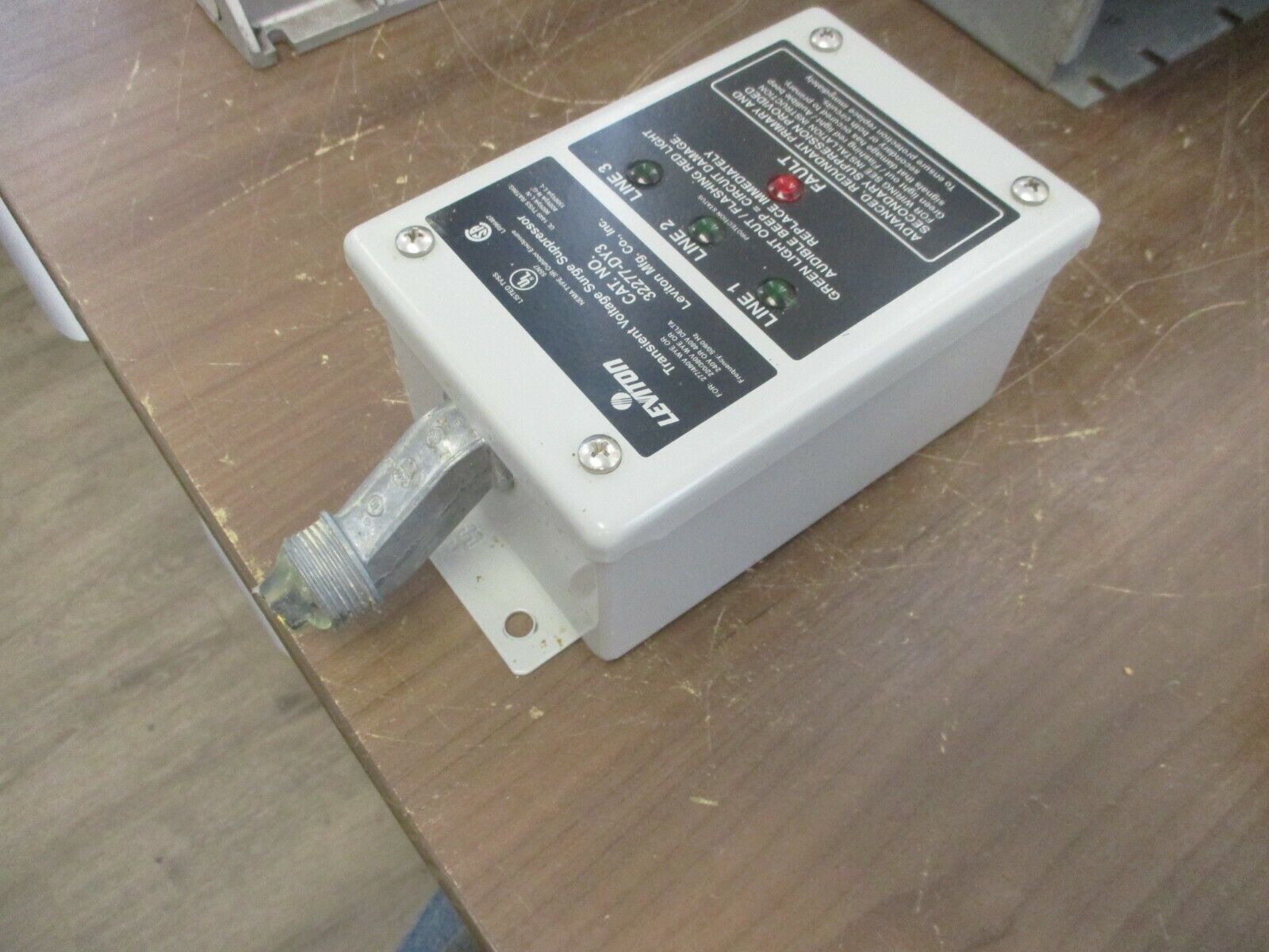 Leviton 3R Surge Protector 32277-DY3 277/480VY 240/480V 50/60Hz Used