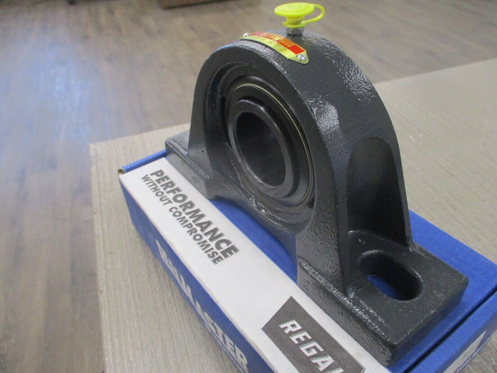 SealMaster Gold Line Pillow Block Bearing SP-28 1 3/4" New Surplus