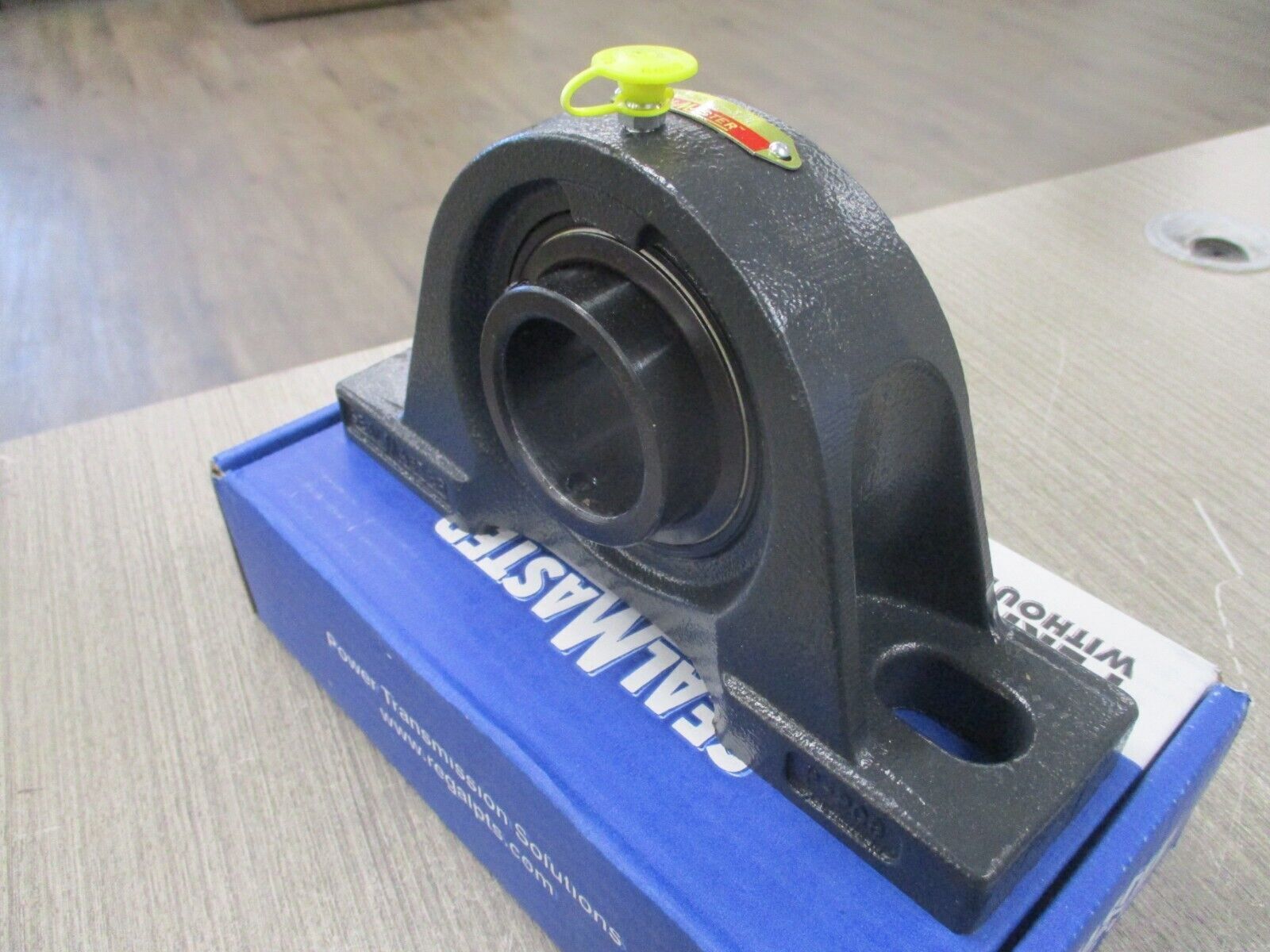 SealMaster Gold Line Pillow Block Bearing SP-28 1 3/4" New Surplus