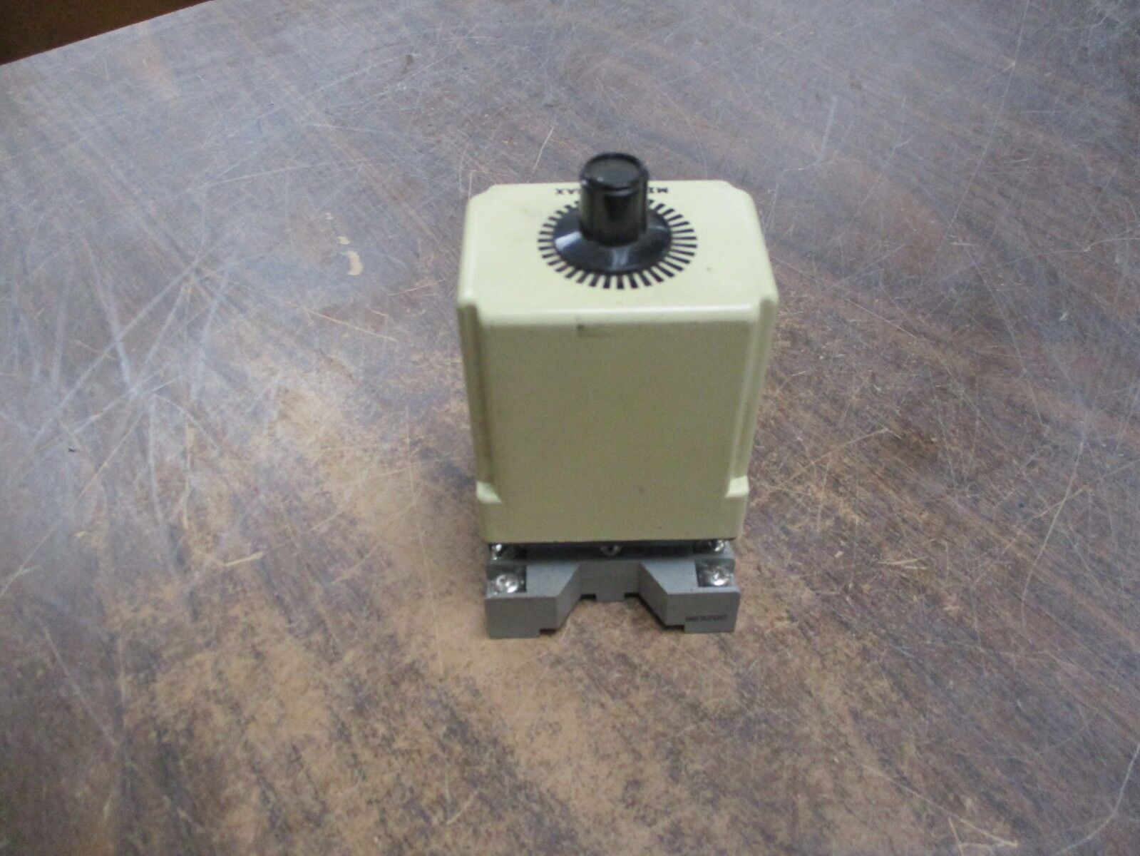Square D Timing Relay 9050 JCK-21V20 120VAC 110VDC Delay: 0.1-10sec Used