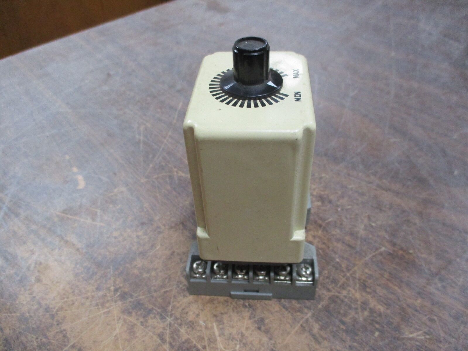Square D Timing Relay 9050 JCK-21V20 120VAC 110VDC Delay: 0.1-10sec Used