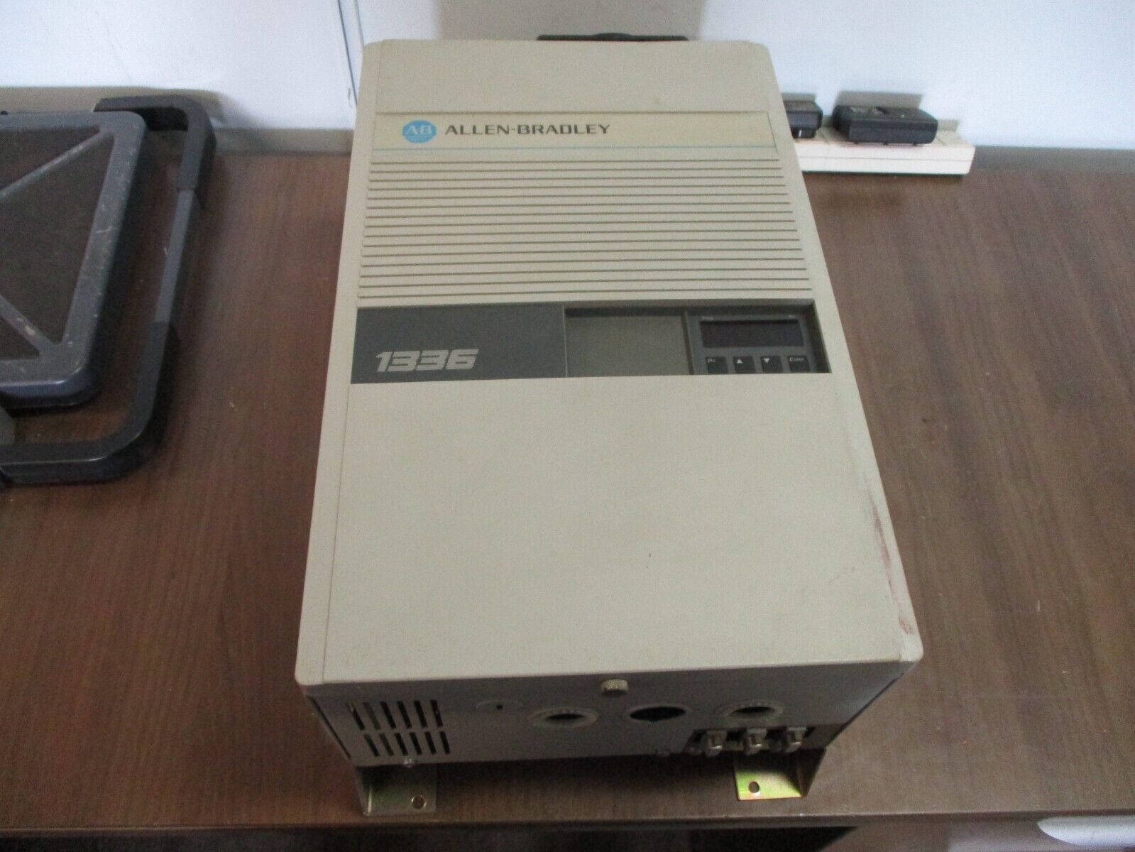 Allen-Bradley 1336 AC Drive 1336-B007-EAD-S1 7.5HP *Cracked Cover* Used