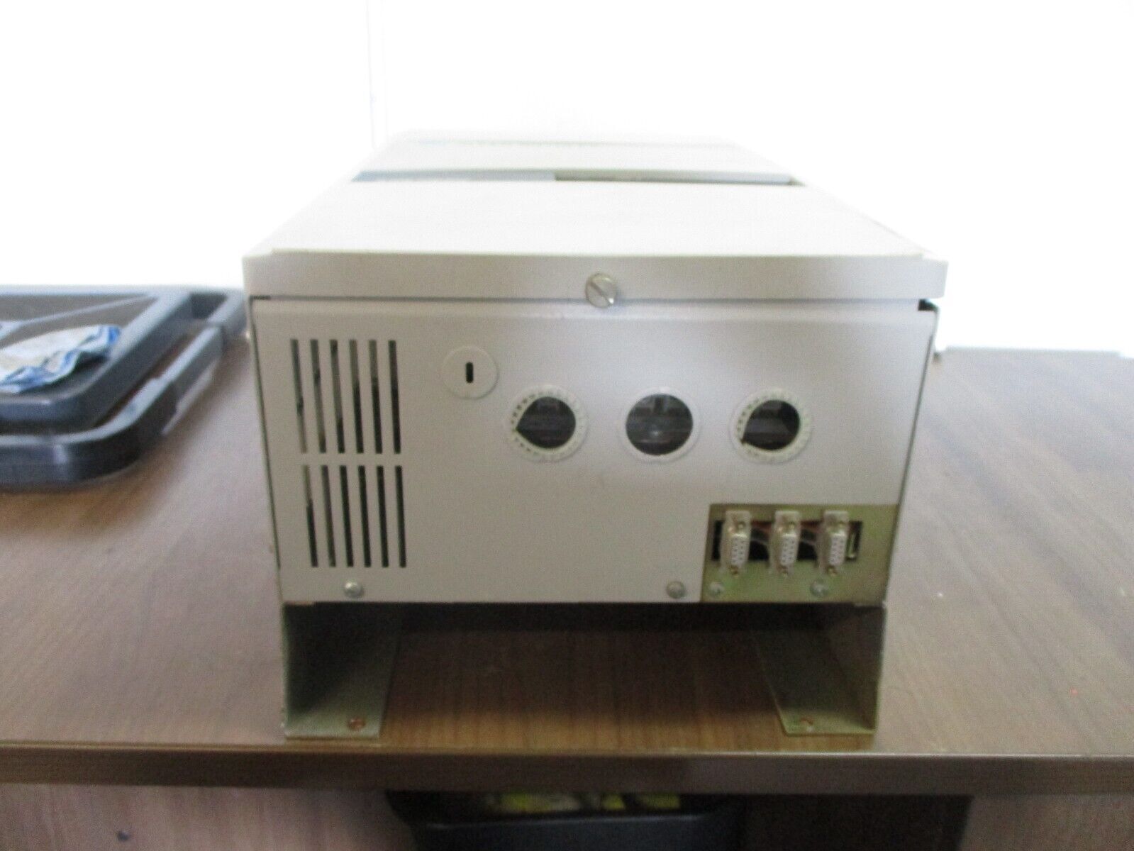 Allen-Bradley 1336 AC Drive 1336-B007-EAD-S1 7.5HP *Cracked Cover* Used