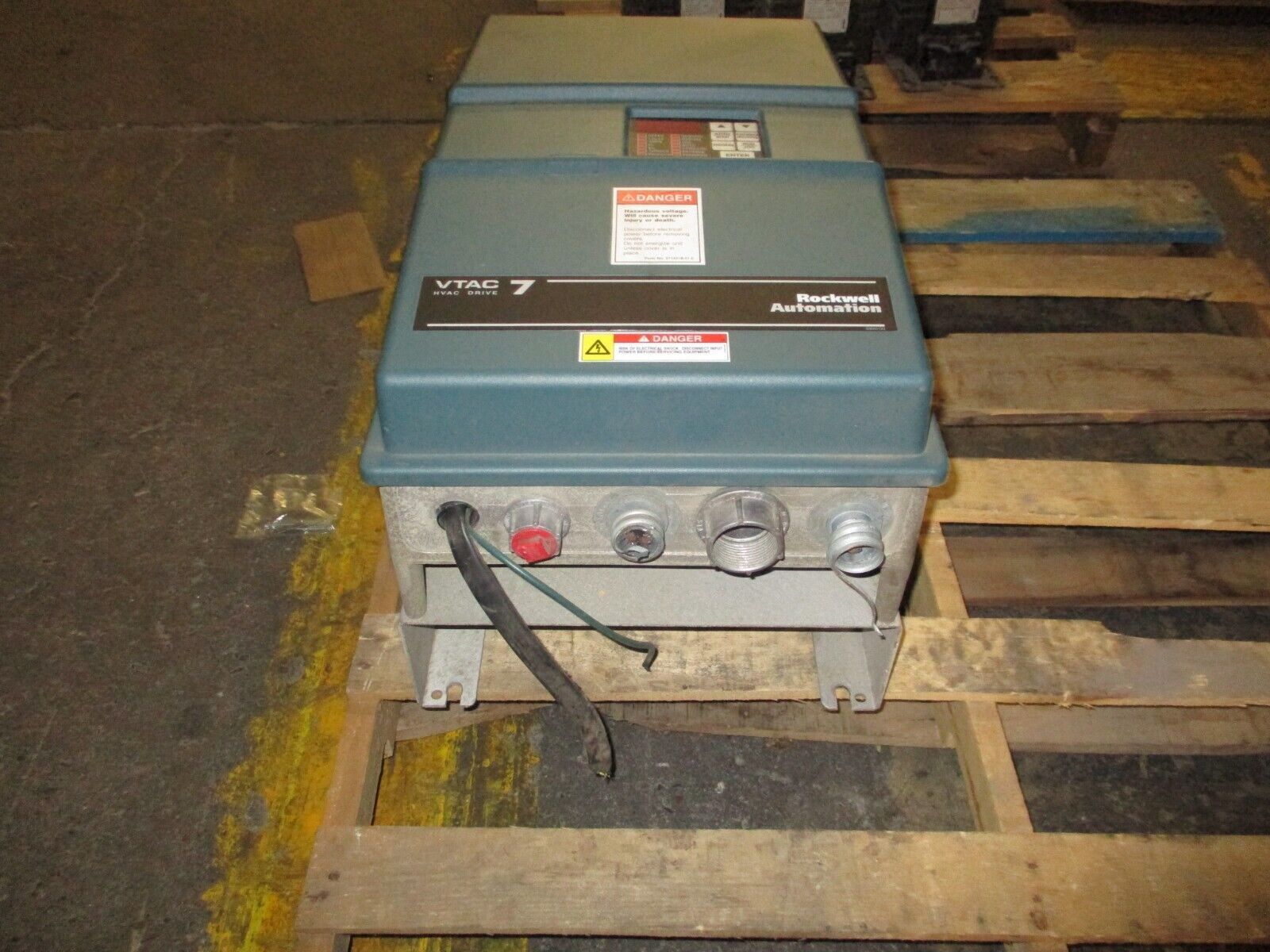 Rockwell Automation VTAC7 AC Drive 40H4260 40HP 3Ph Type 12 Enclosure Used