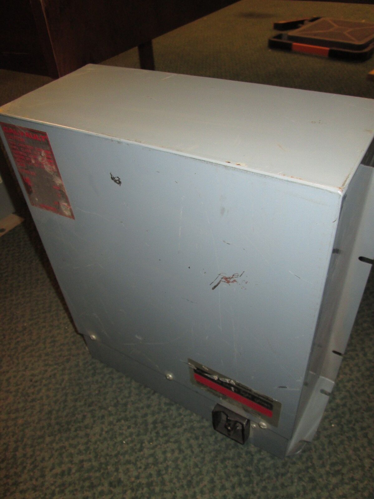 Calvault Capacitor 1043 VL 10KVAR 480V 3Ph Used