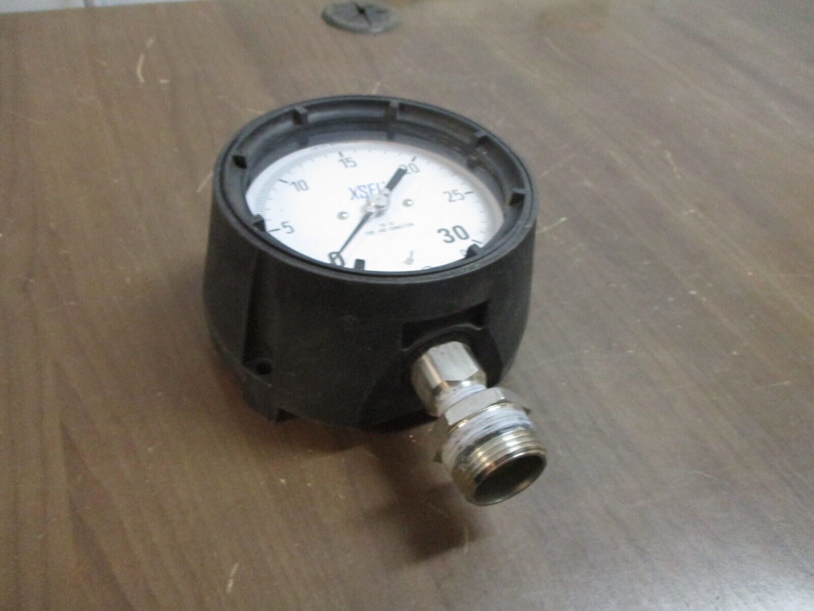 Wika Pressure Gauge 8100XR27 0-30PSI 316SS Connection Used